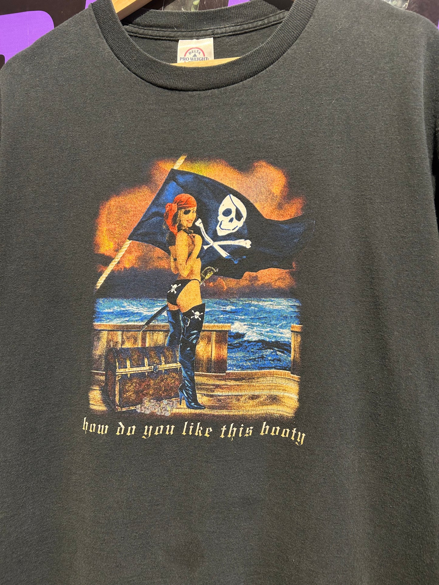 Vintage How Do You Like This Booty Pirate T-Shirt. Size M/L