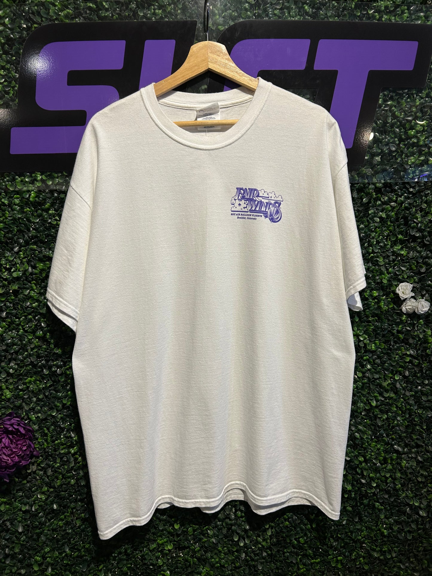 00s Fair Winds Boulder Hot Air Balloon T-Shirt. Size XL
