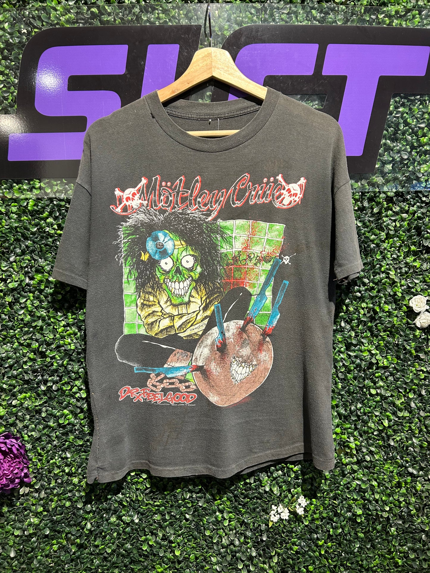 1989 Motley Crue Dr. Feelgood Pushead Tour T-Shirt. Size Medium