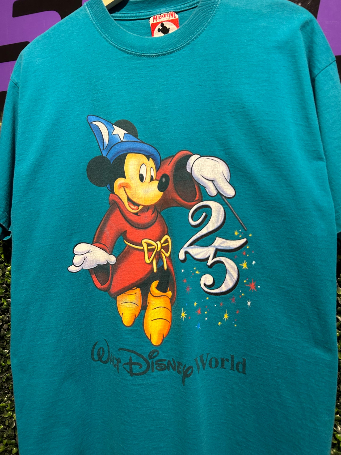 1996 Walt Disney World Mickey Mouse 25th Anniversary T-Shirt. Size Large