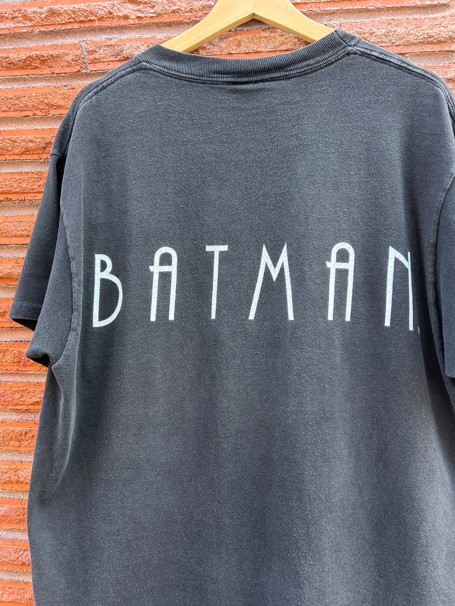1992 DC Comics Batman T-Shirt. Size Large