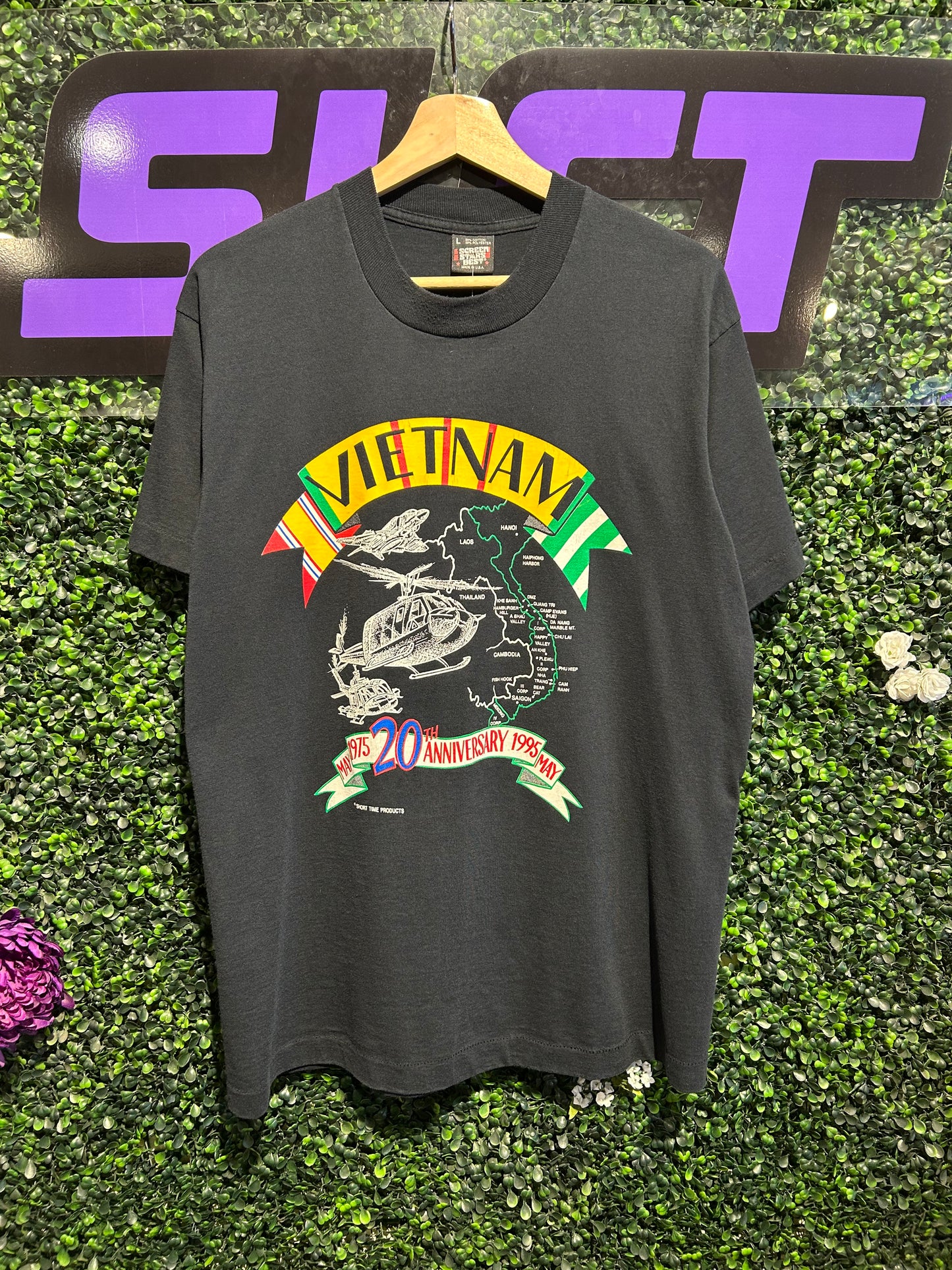 1995 Vietnam 20th Anniversary POW MIA T-Shirt. Size Large