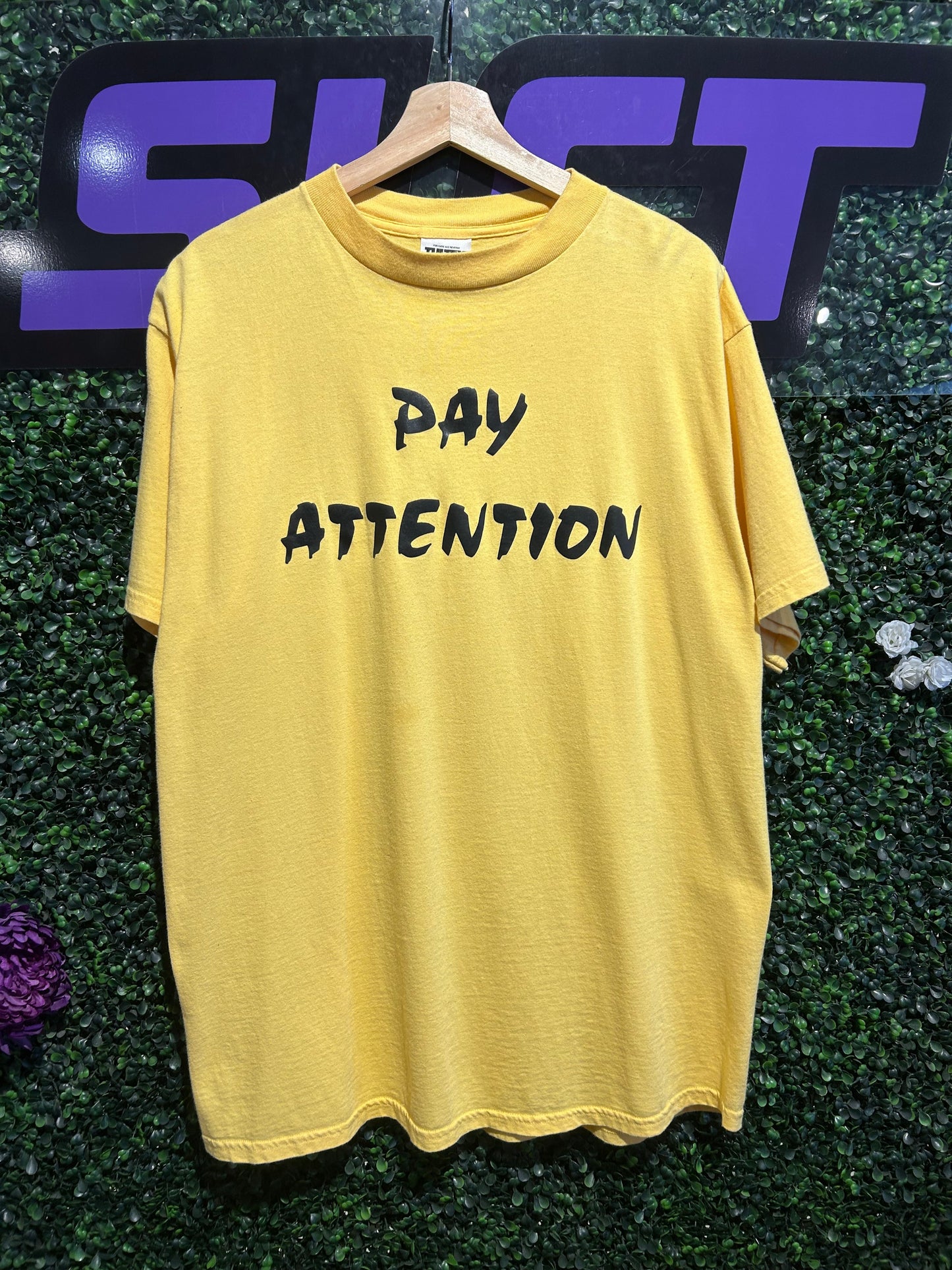90s Pay Attention T-Shirt. Size XL