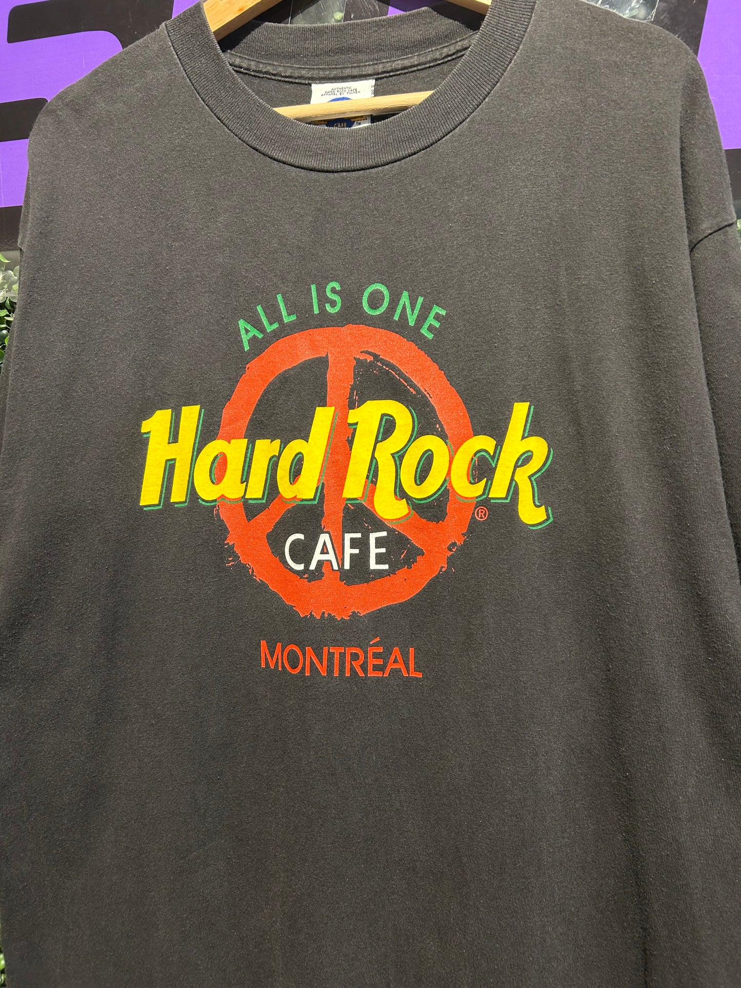 90s Hard Rock Cafe Montreal T-Shirt. Size XL