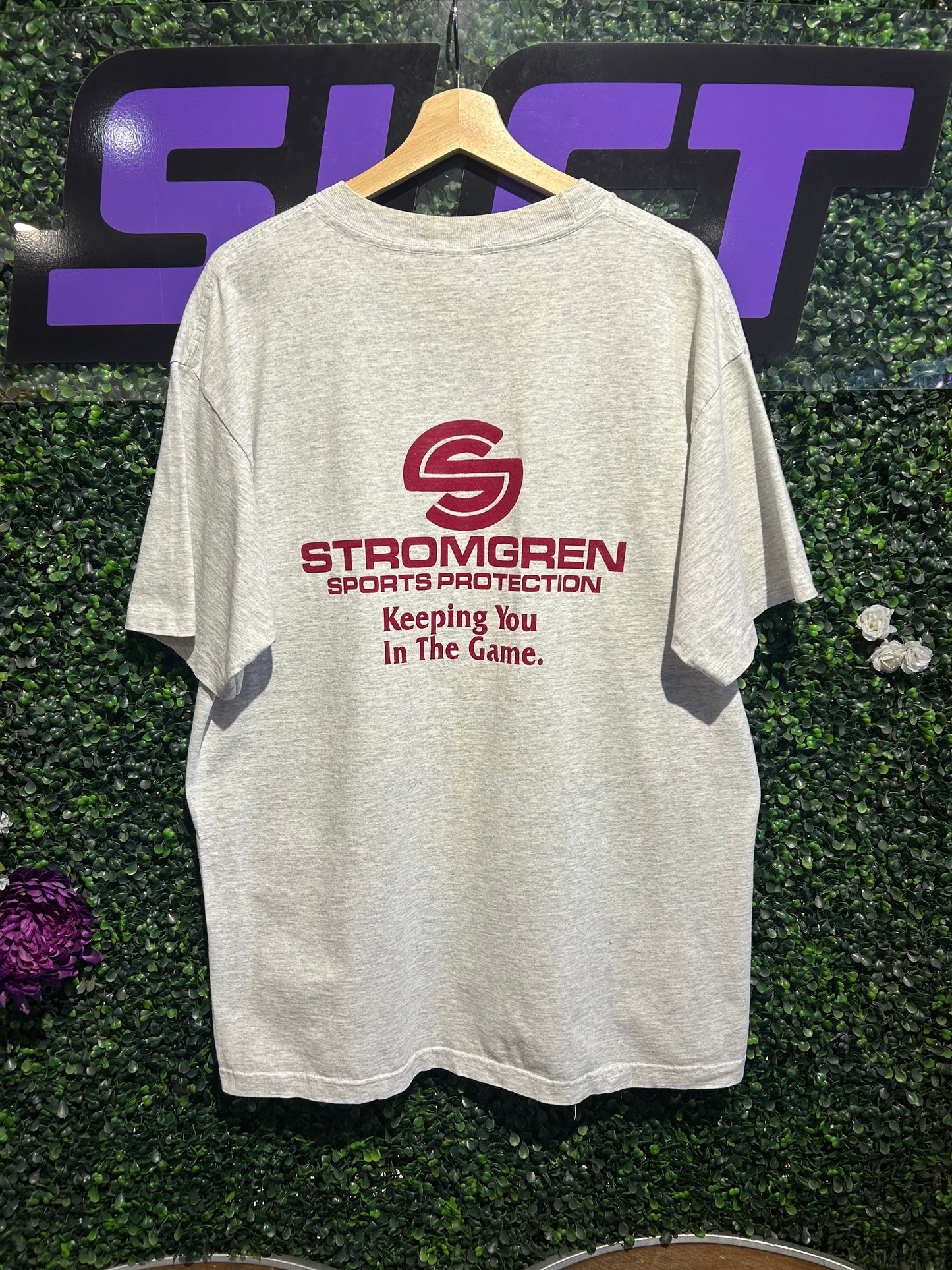 90s Minnesota Gophers Football T-Shirt. Size XL