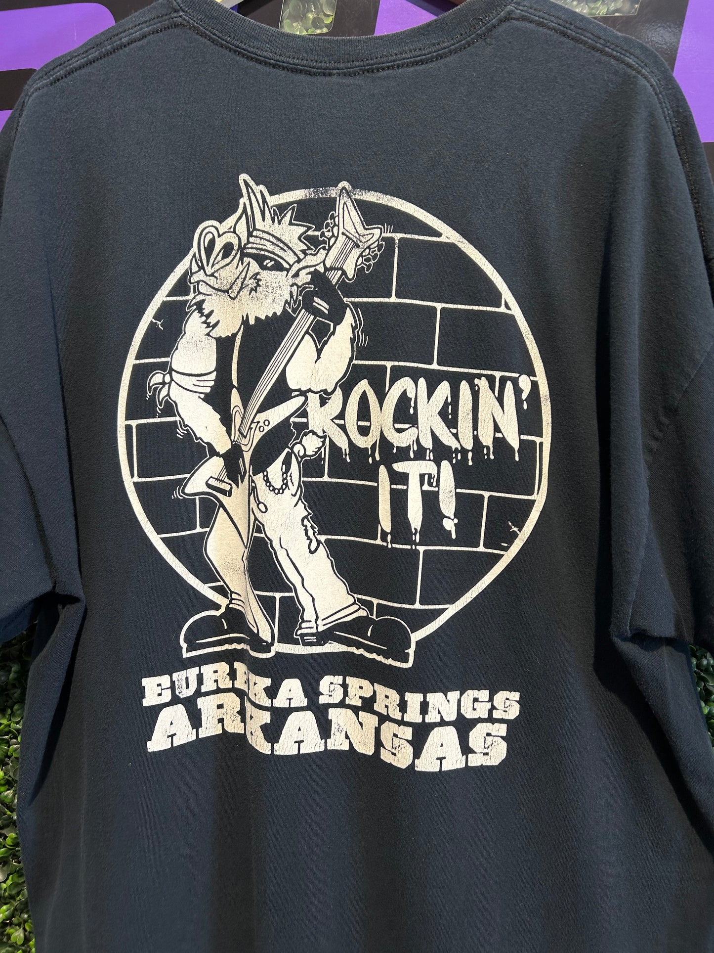 00s Rockin’ Pig Saloon T-Shirt. Size XL/XXL