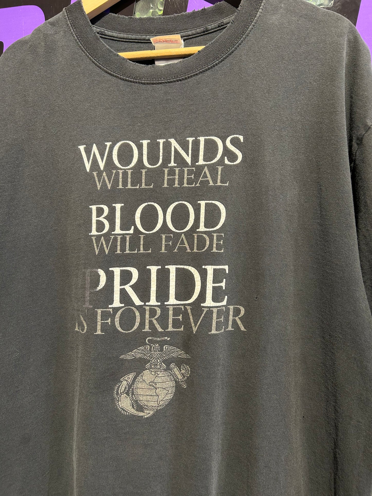 Vintage Wounds Blood Pride Marines T-Shirt. Size L/XL