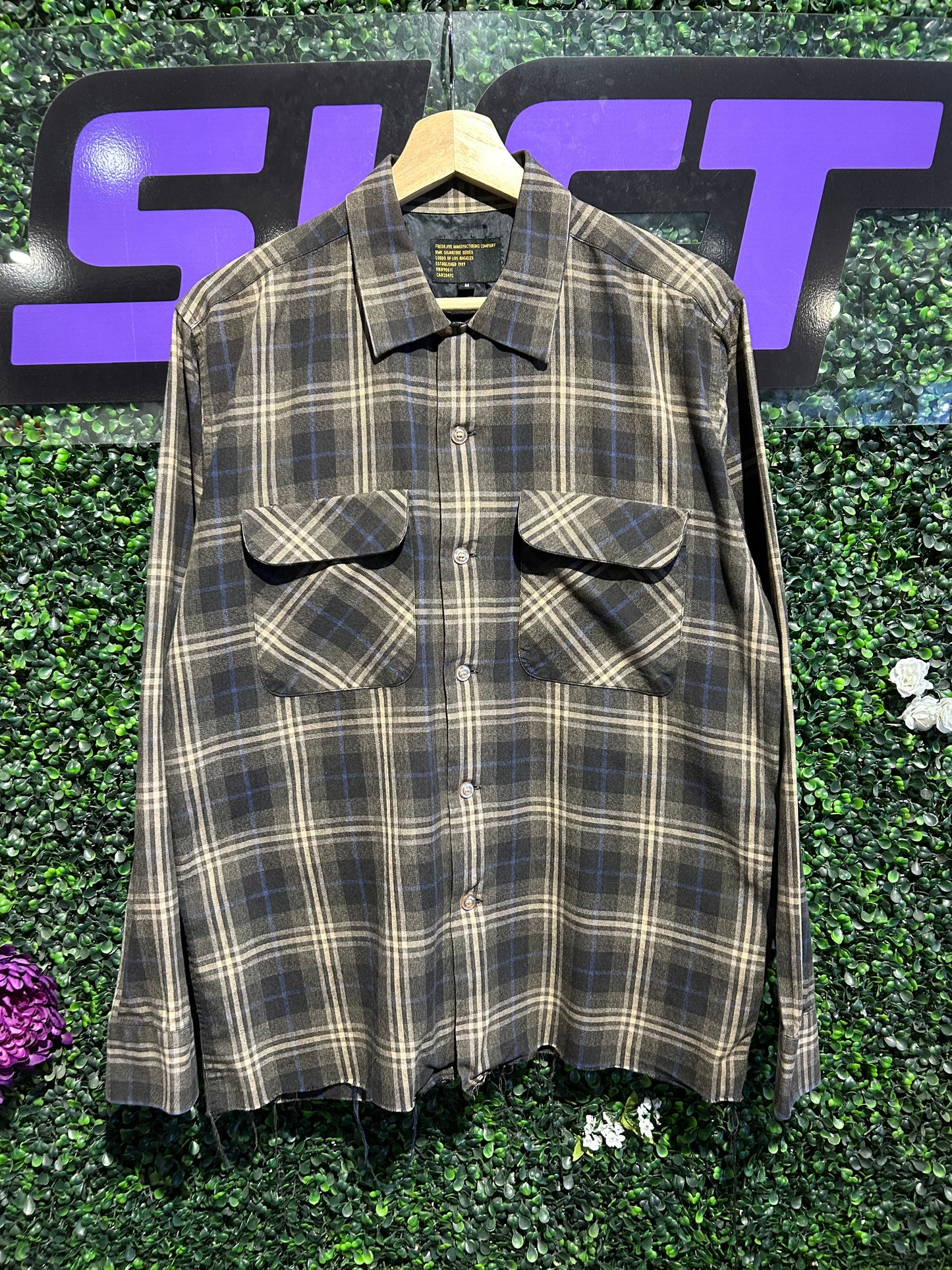 00s Fresh Jive Button-Up Shirt. Size Medium