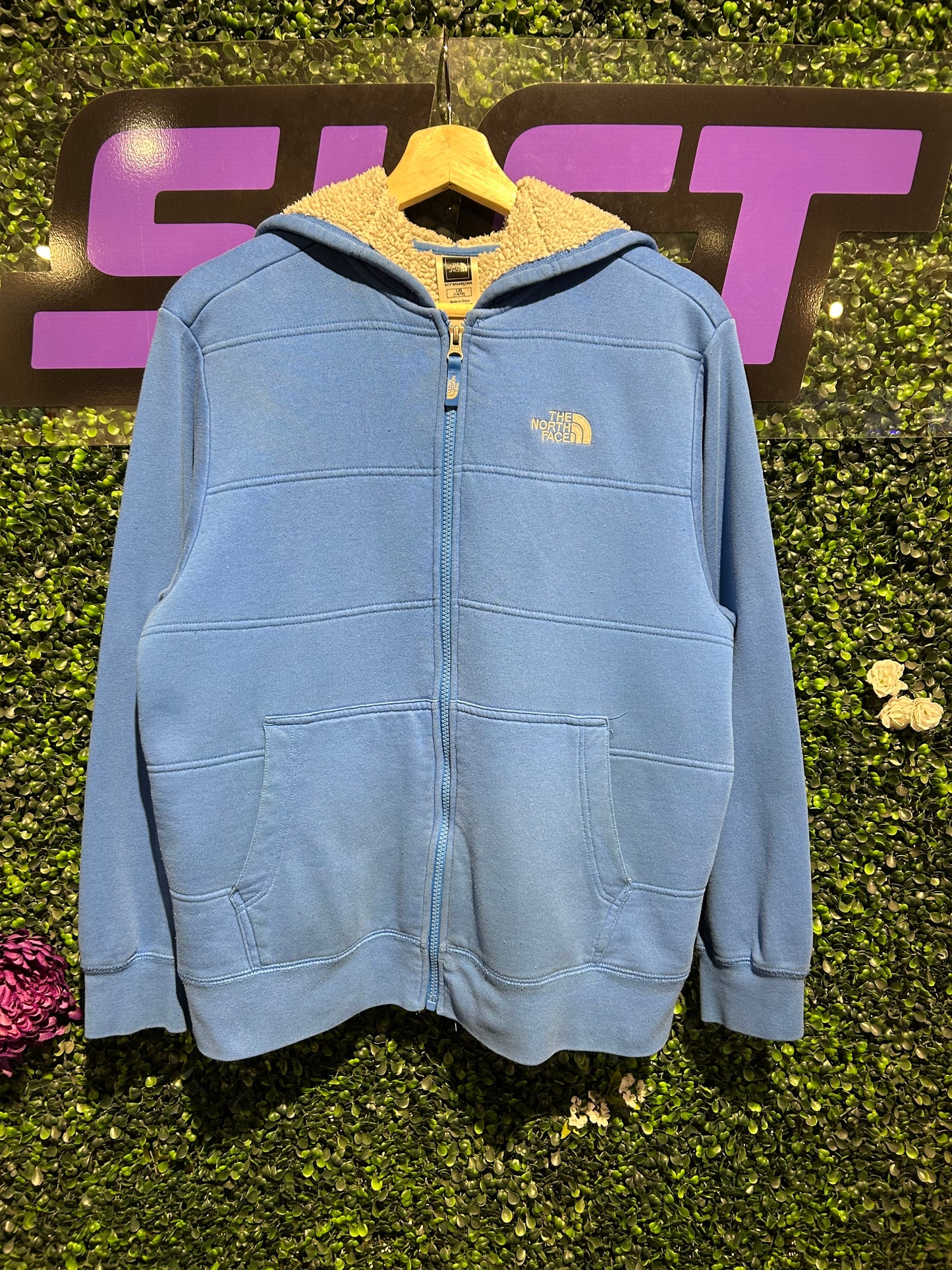 00s North Face Sherpa-Lined Zip-Up Hoodie. Size S/M