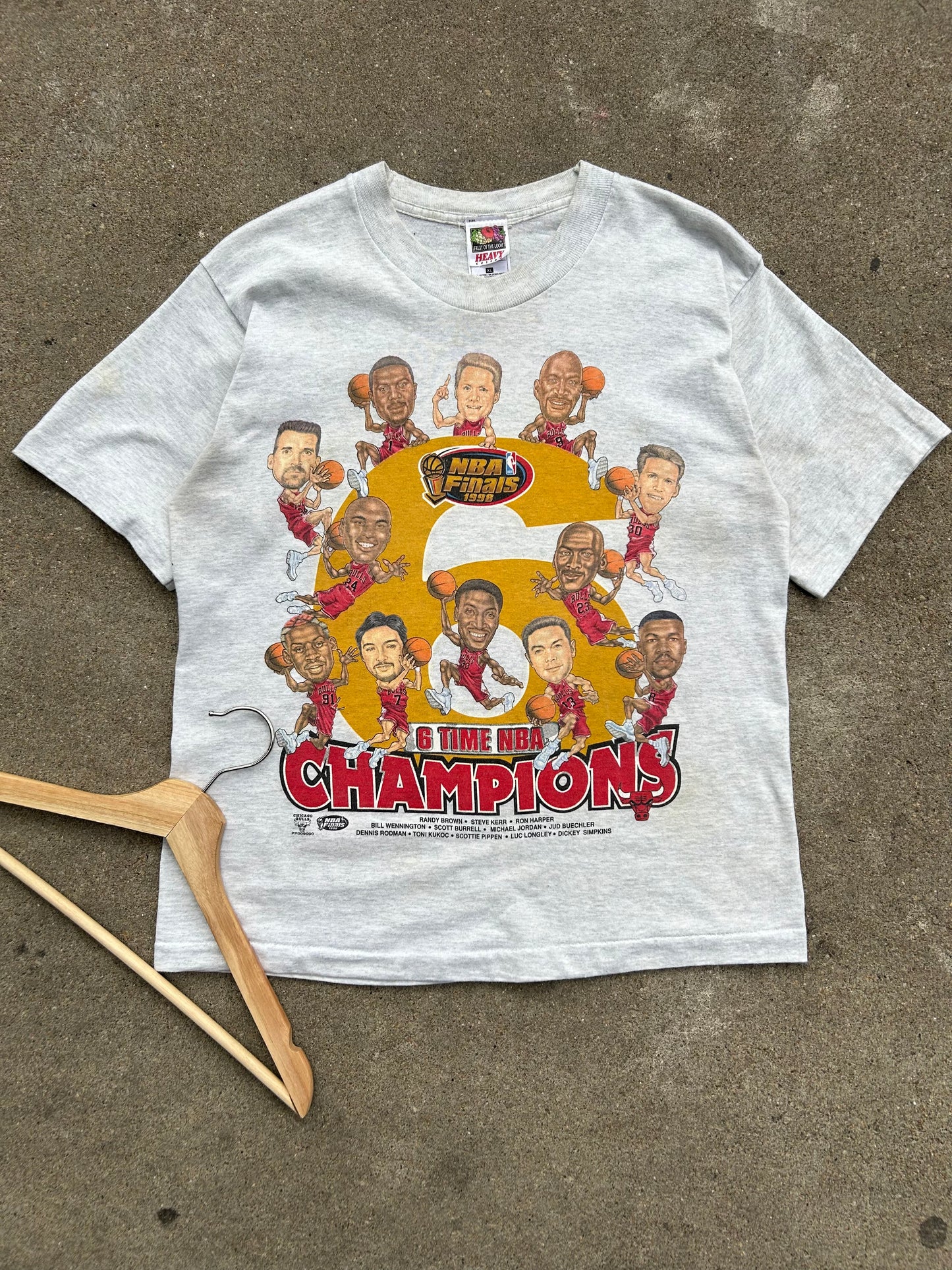 1998 Chicago Bulls NBA Finals T-Shirt. Size S/M (Youth XL)