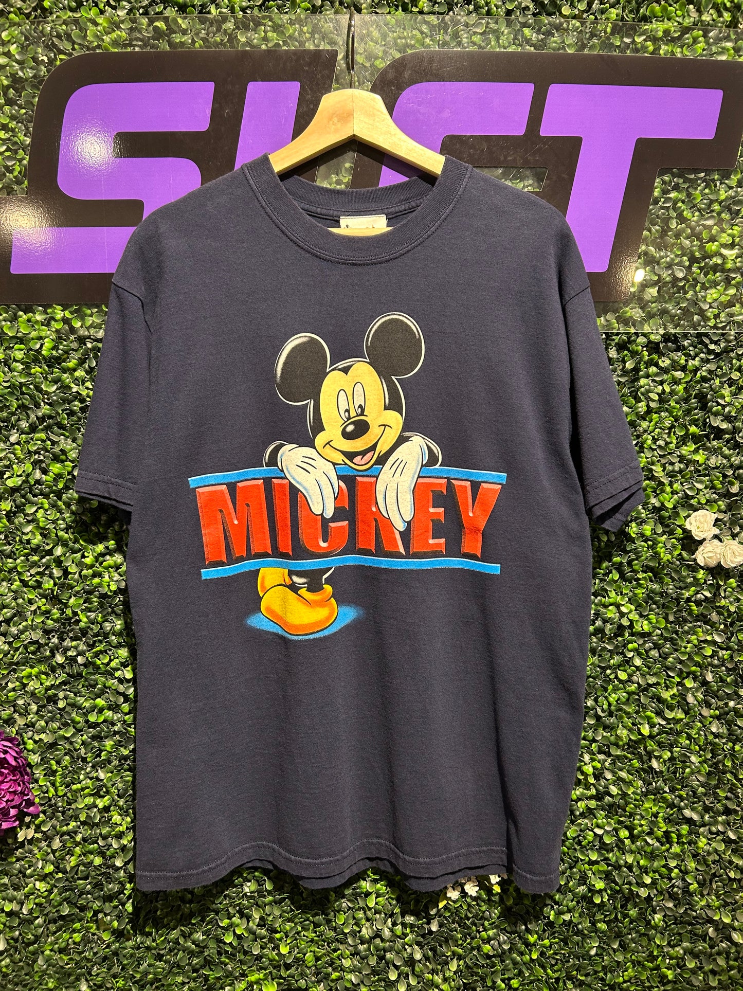 Vintage Mickey Mouse Disney T-Shirt. Size Large