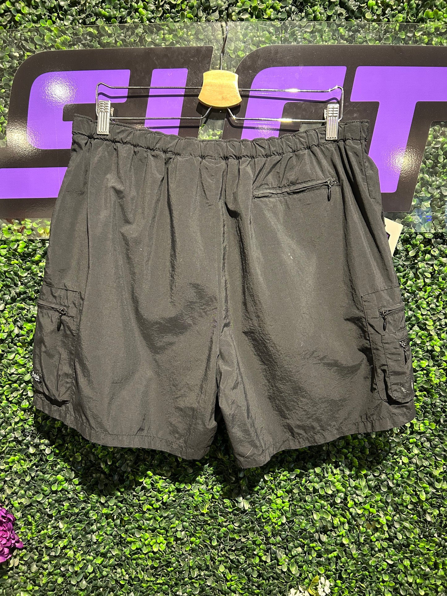 00s Columbia Hiking Utility Shorts. Size L/XL