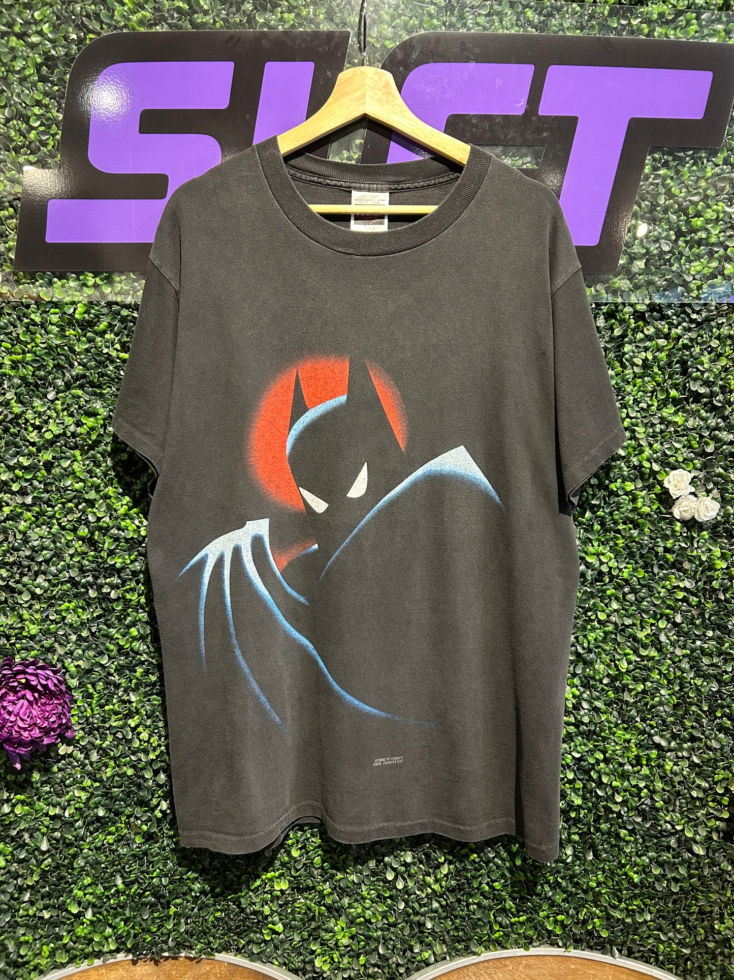 1992 DC Comics Batman T-Shirt. Size Large
