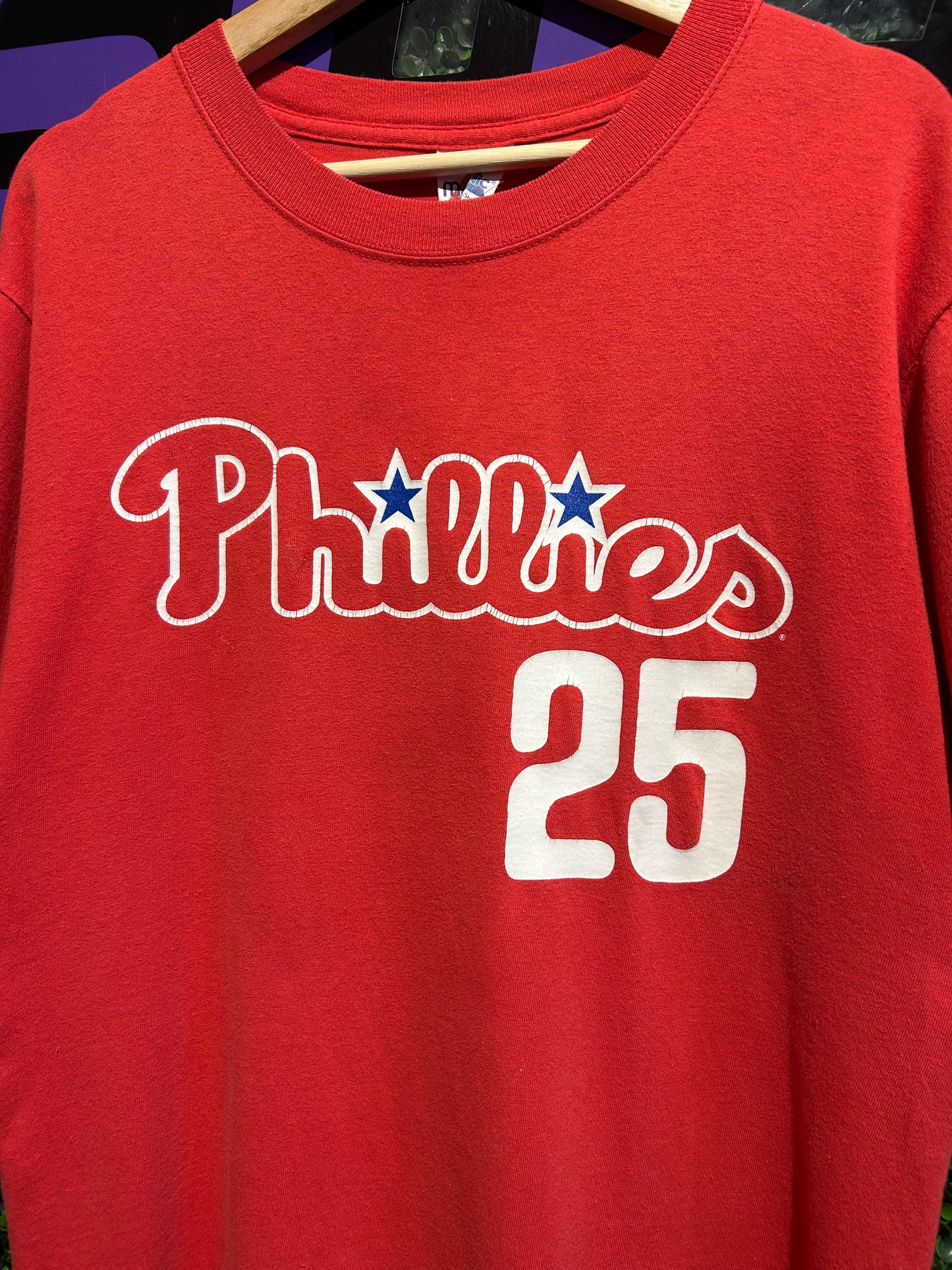 Vintage Philadelphia Phillies #25 Jim Thome T-Shirt. Size M/L
