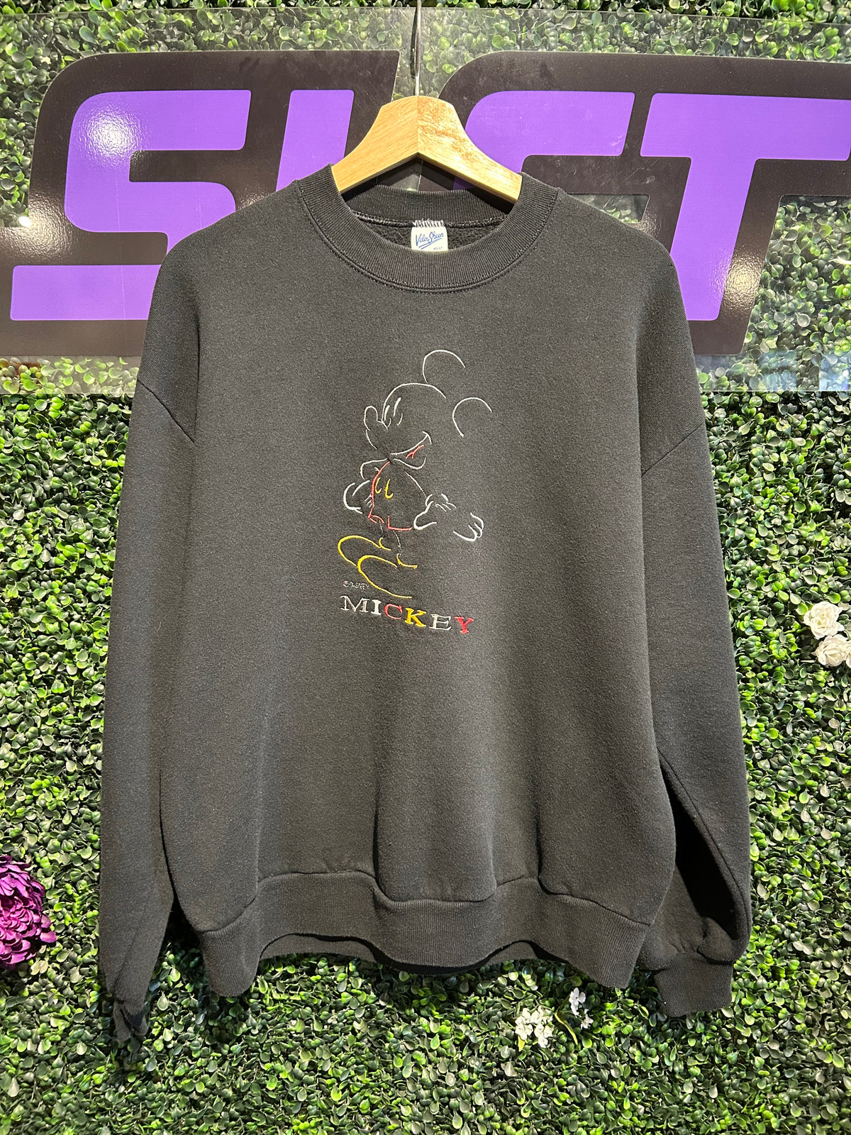 90s Disney Mickey Mouse Embroidered Crewneck. Size Large