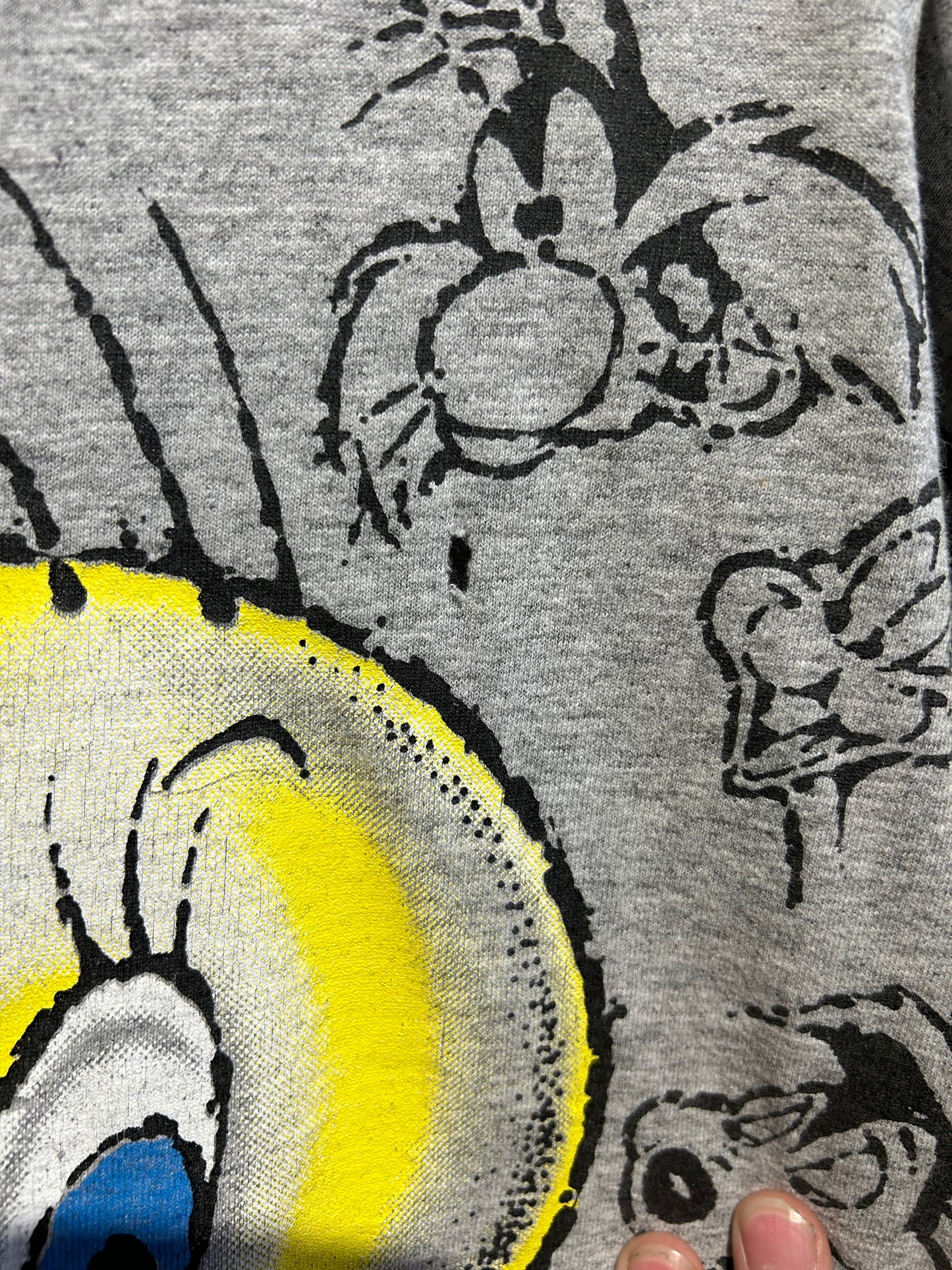 1996 Tweety Looney Tunes AOP T-Shirt. Size M/L