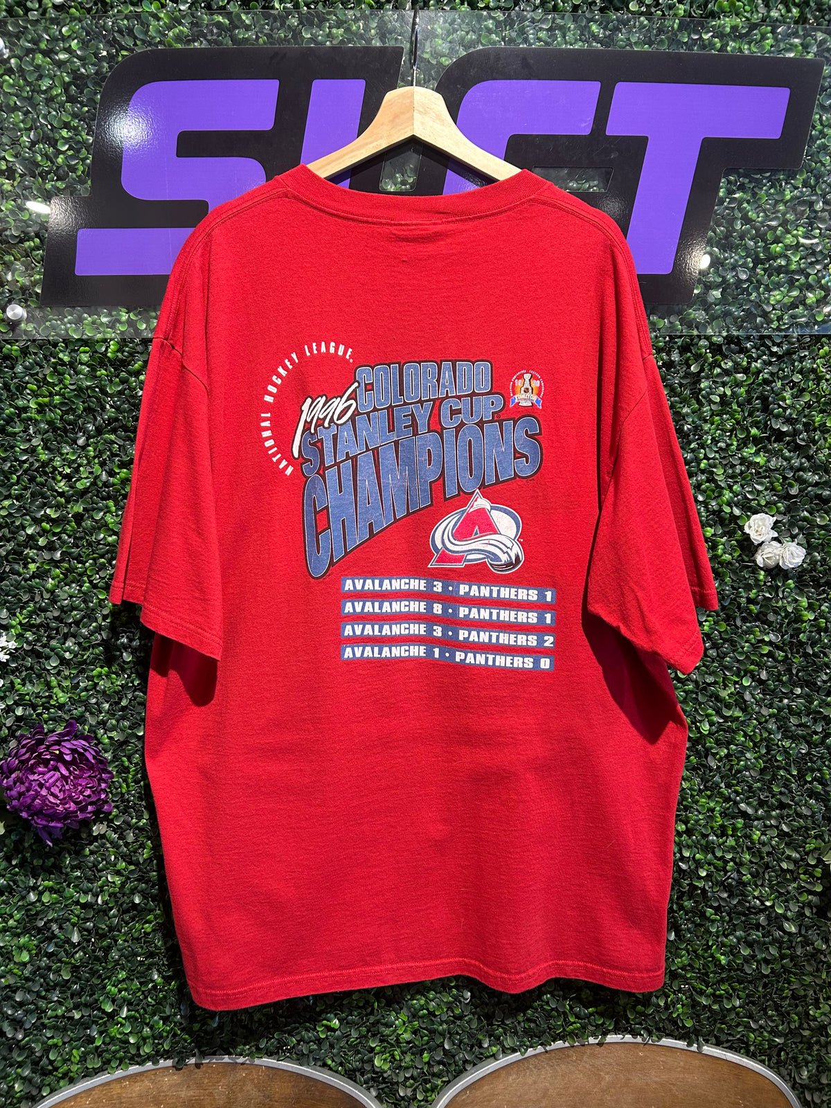1996 Colorado Avalanche Stanley Cup T-Shirt. Size XXL