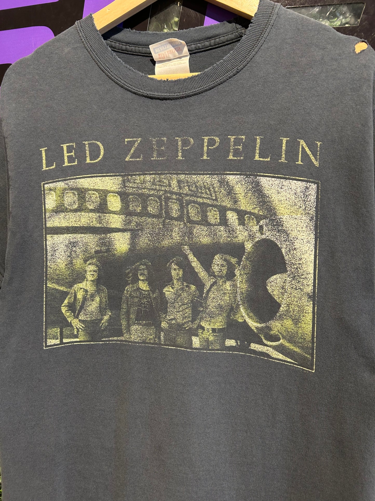 Vintage Led Zeppelin T-Shirt. Size Medium