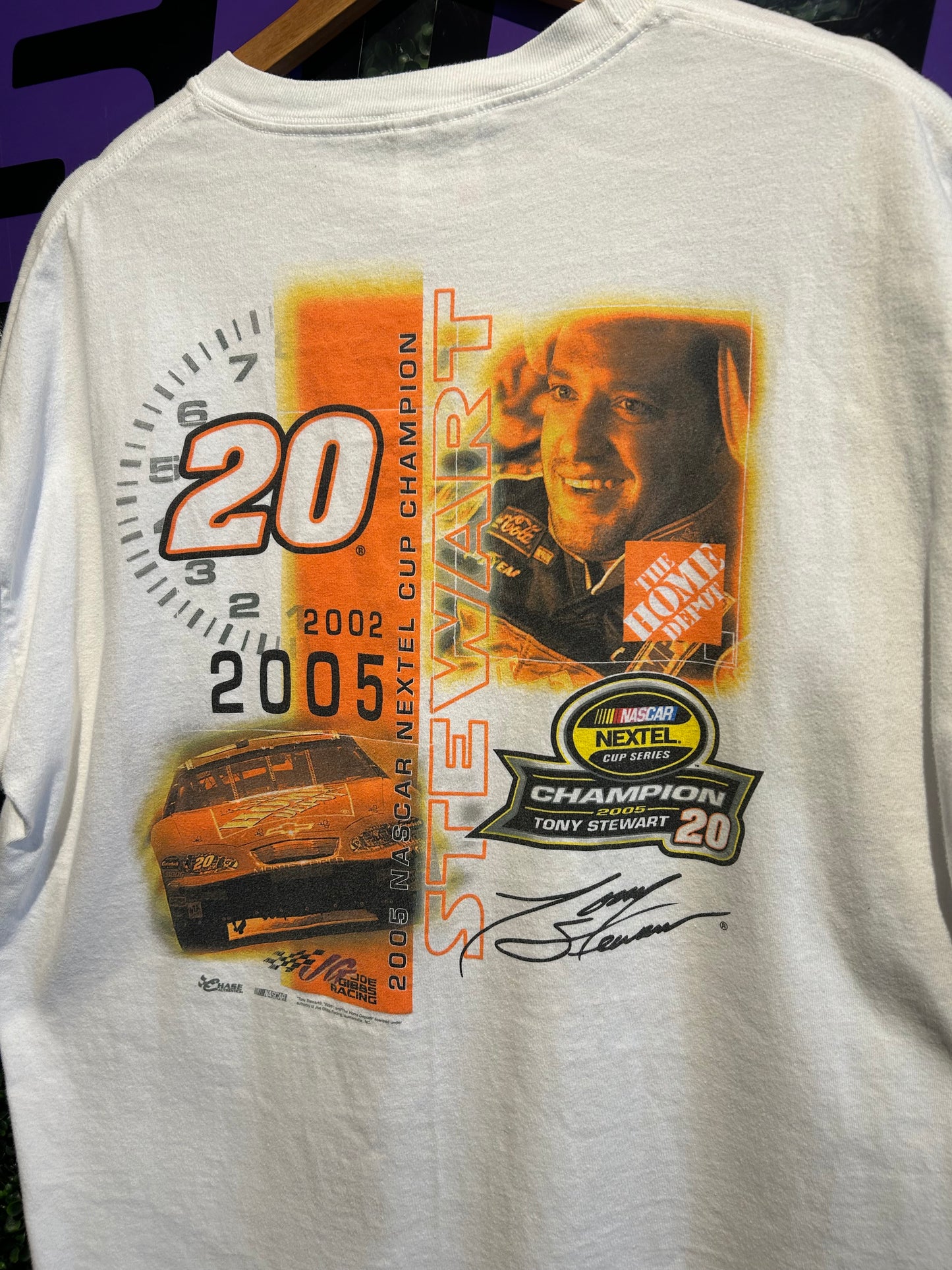 2005 Tony Stewart NASCAR T-Shirt. Size L/XL
