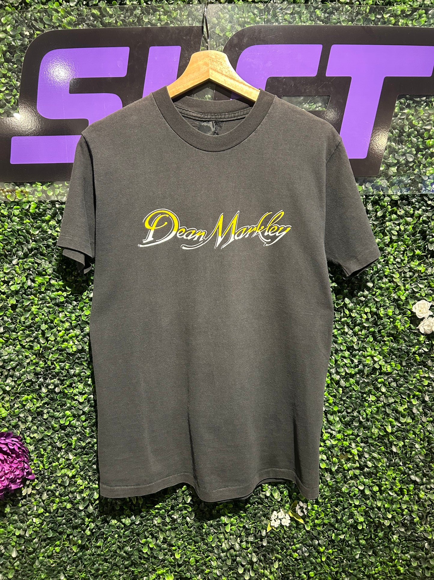 80s Dean Markley Guitar Strings T-Shirt. Size Medium