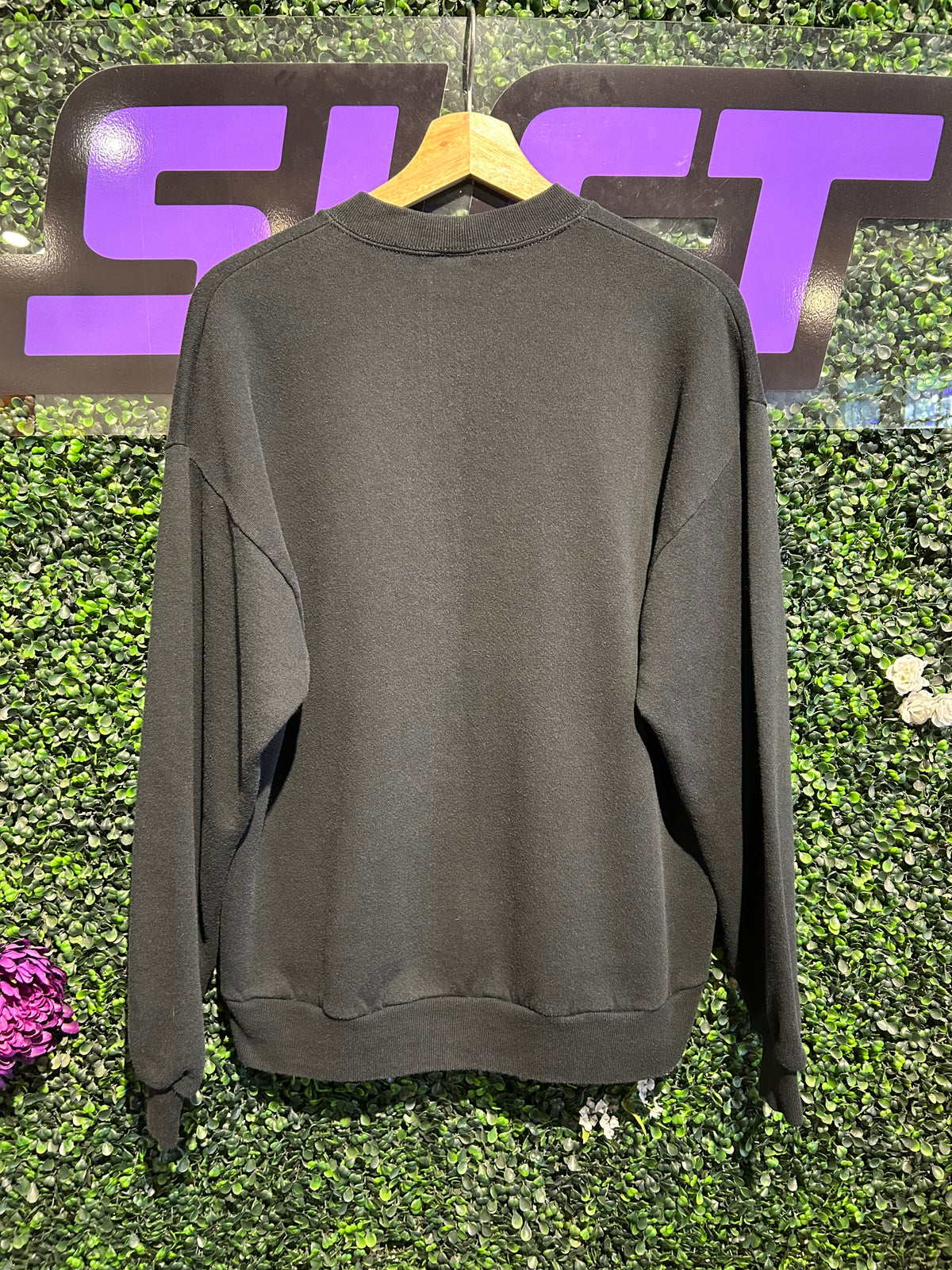 90s Disney Mickey Mouse Embroidered Crewneck. Size Large