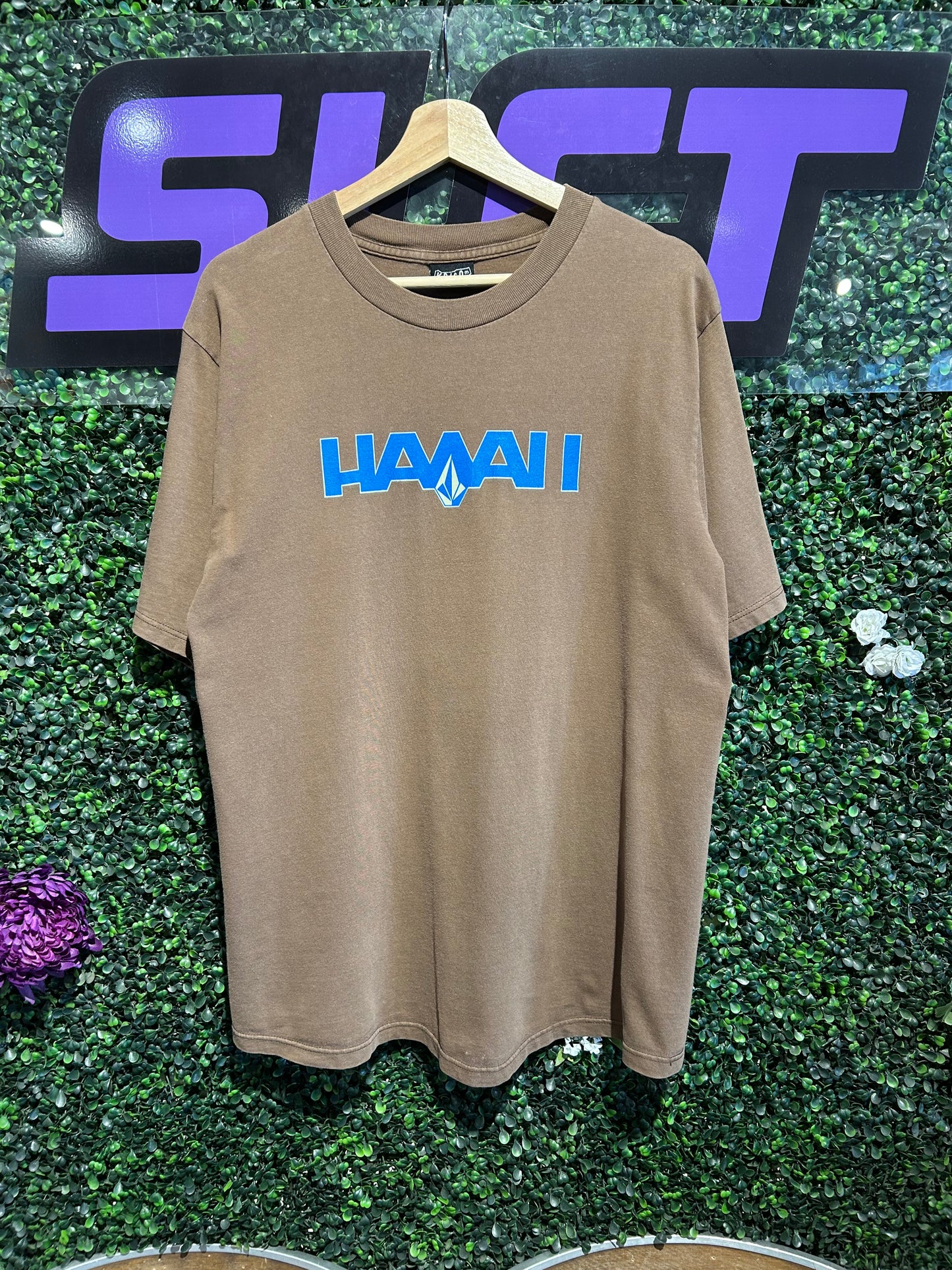 00s Volcom Hawaii T-Shirt. Size Large