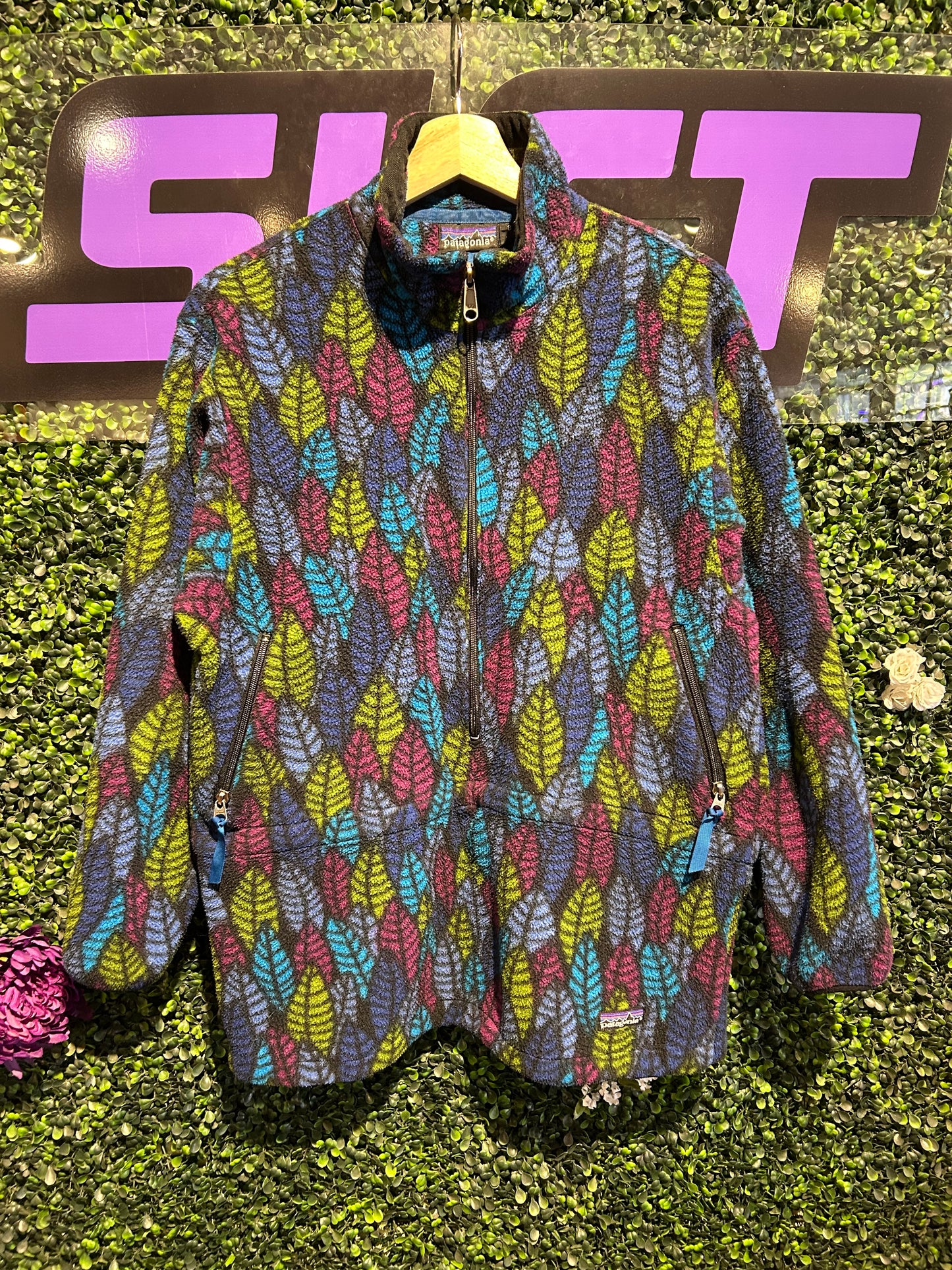 90s Patagonia Half-Zip Patterned Fleece Jacket. Size Medium