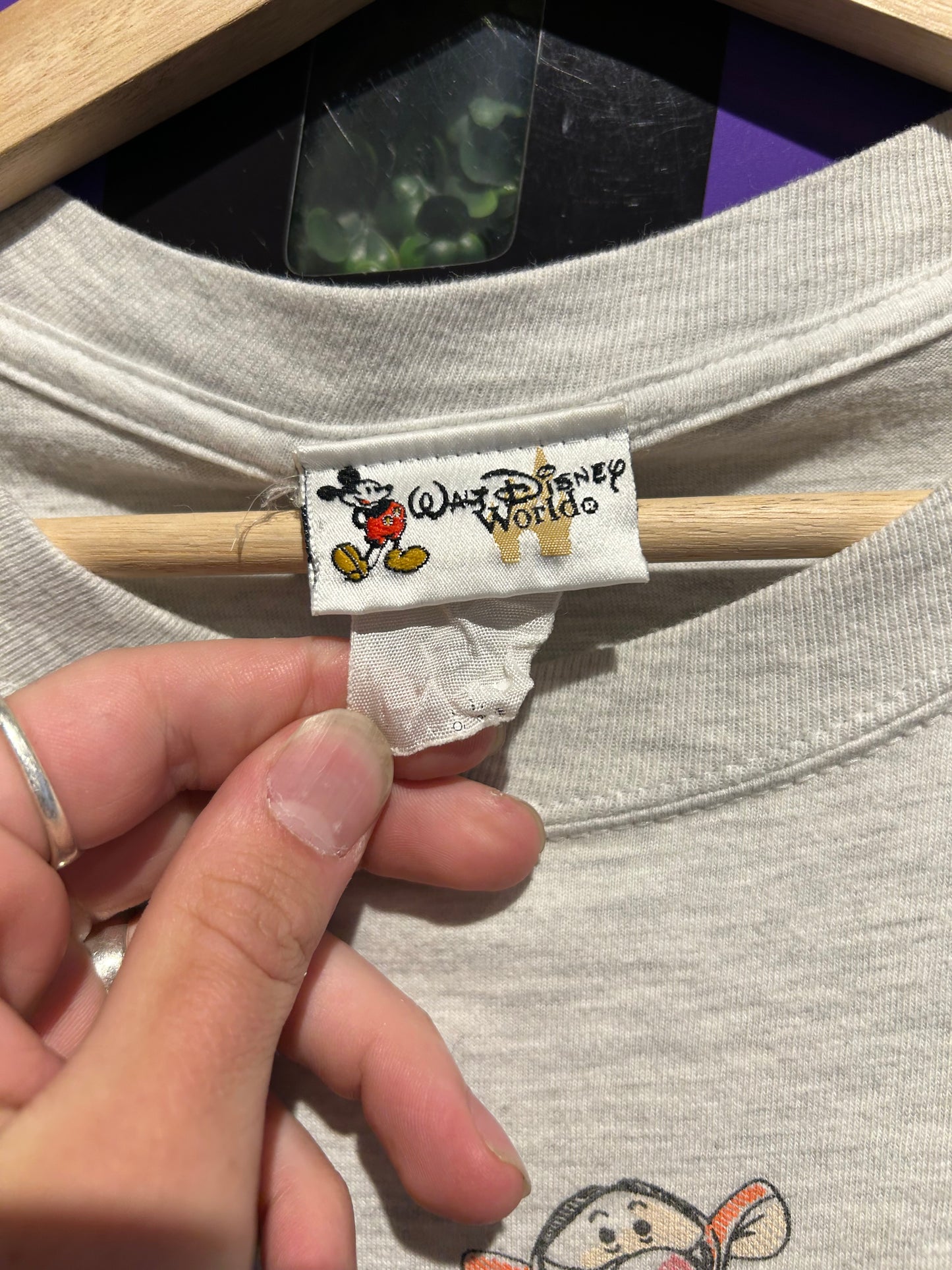 Vintage Tigger Ounces Of Bounces T-Shirt. Size XL