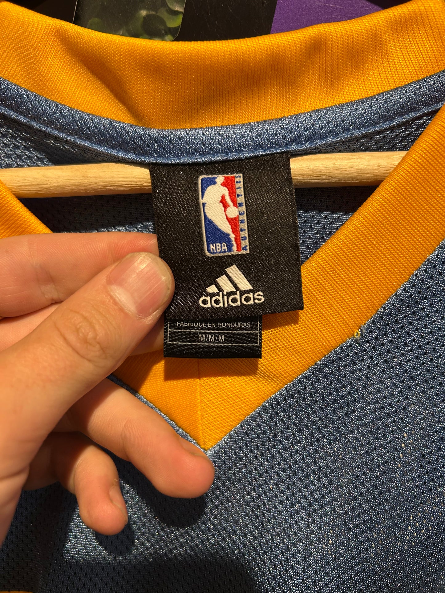 00s Denver Nuggets #3 Allen Iverson Adidas Jersey. Size Medium