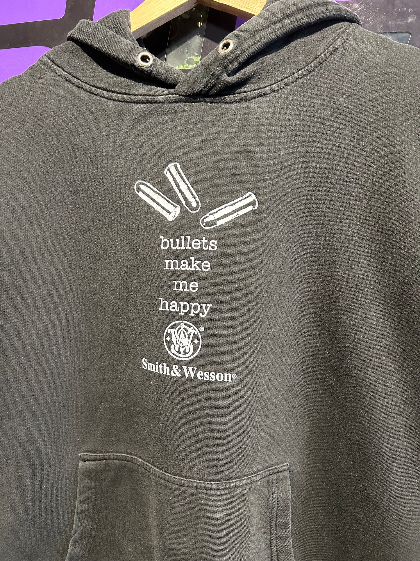 00s Smith & Wesson Bullets Make Me Happy Hoodie. Size XL