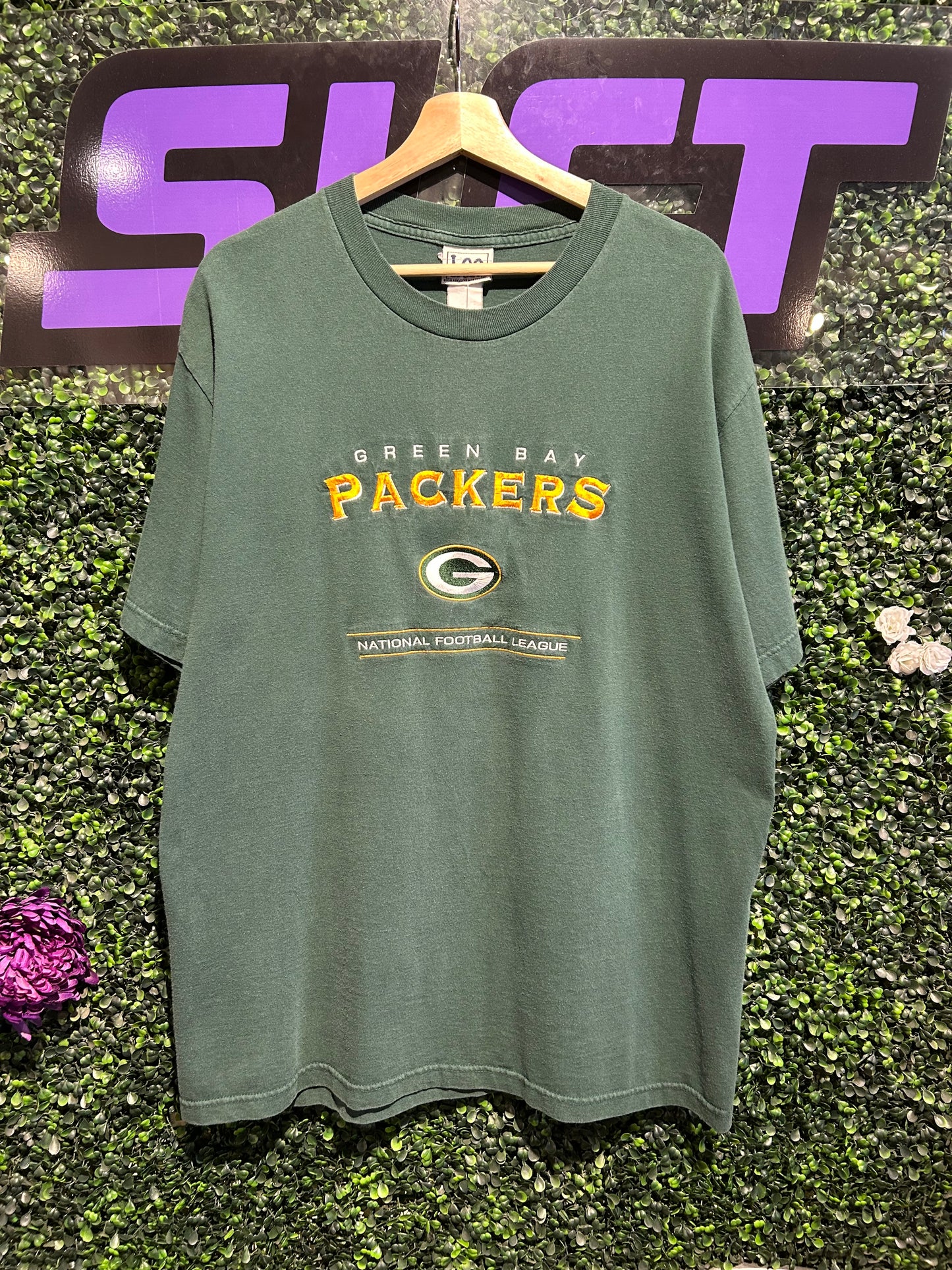 Vintage Green Bay Packers Embroidered T-Shirt. Size XL