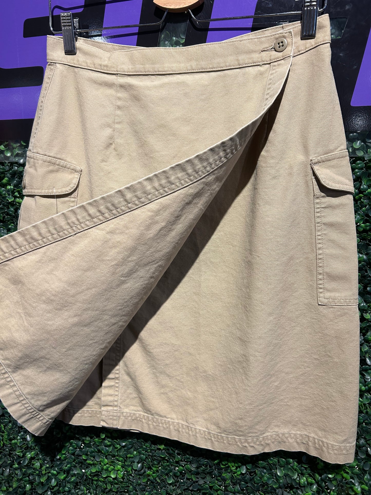 Vintage LL Bean Khaki Cargo Skirt. Women’s Size 8