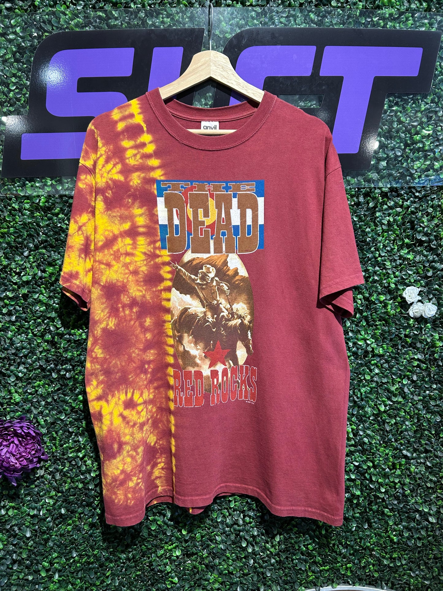 2003 Dead Rocks Grateful Dead Red Rocks Tie-Dye T-Shirt. Size Large
