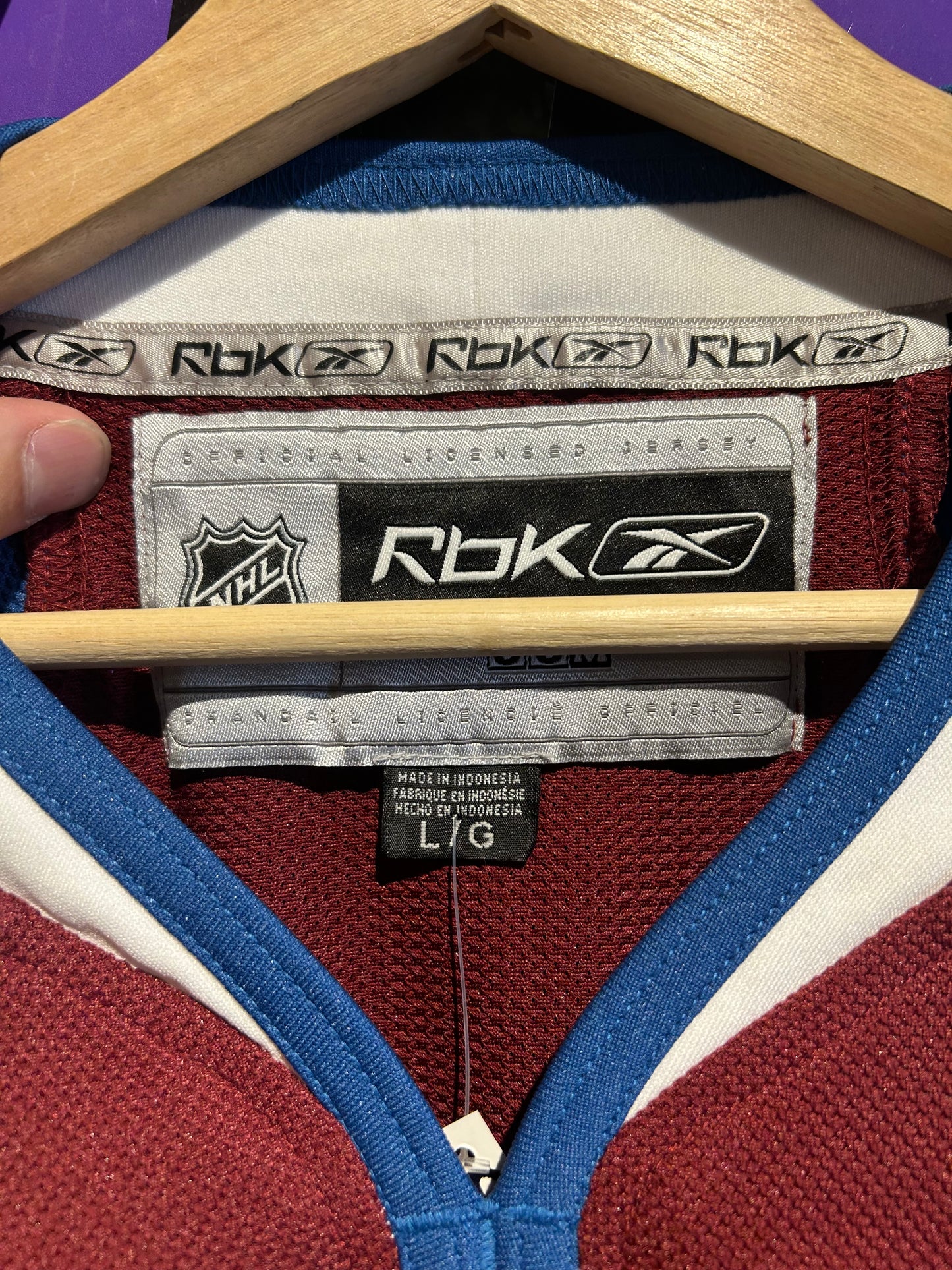 00s Colorado Avalanche Reebok Jersey. Size L/XL