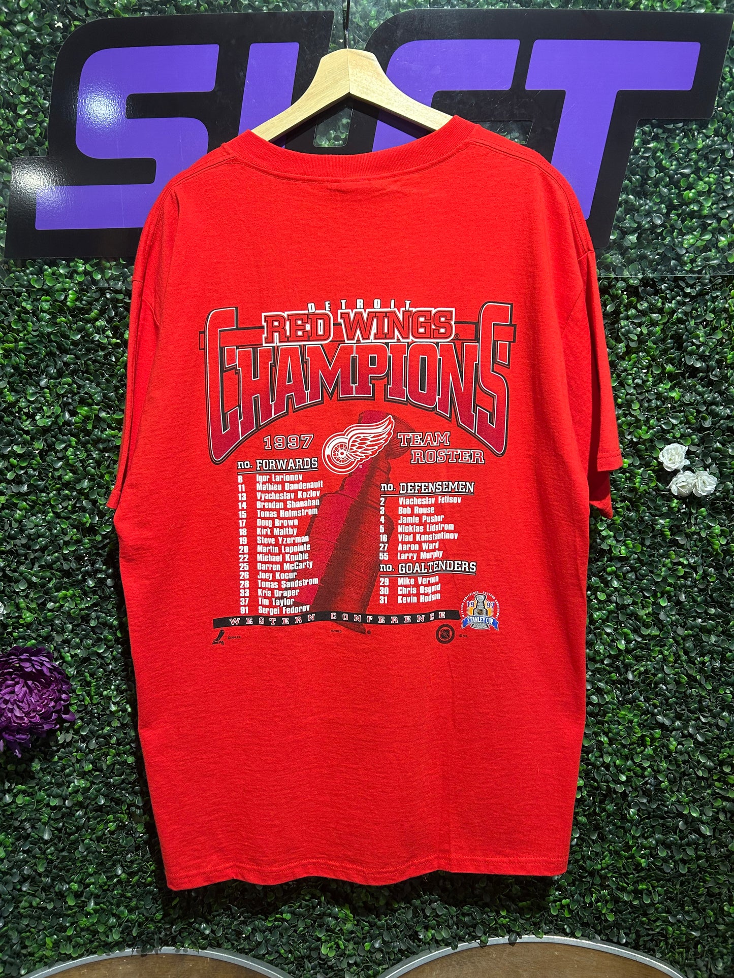 1997 Detroit Red Wings Stanley Cup T-Shirt. Size XL