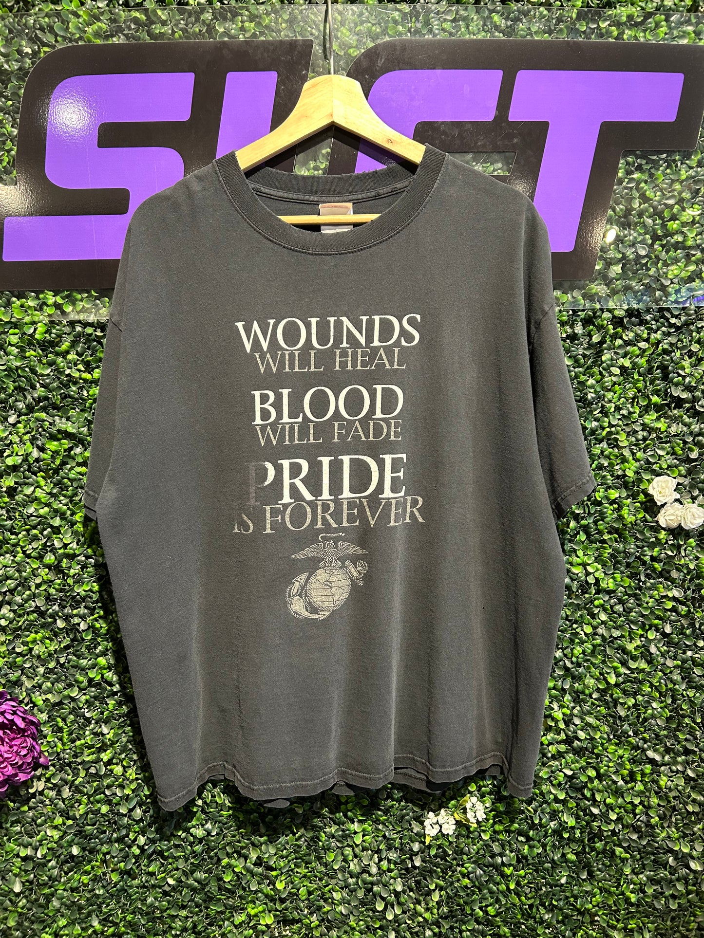 Vintage Wounds Blood Pride Marines T-Shirt. Size L/XL