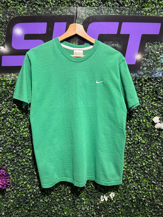 Vintage Nike T-Shirt. Size Medium