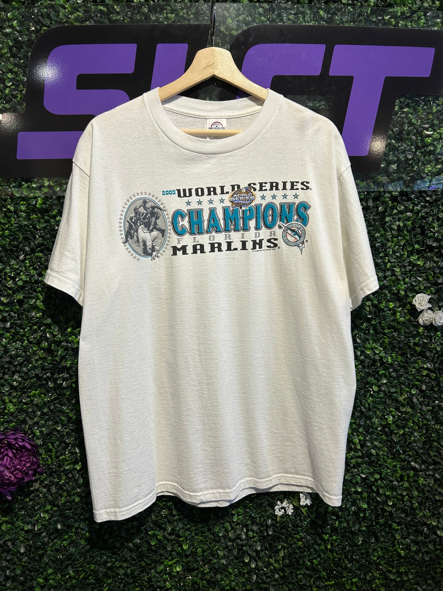2003 Florida Marlins World Series Champions T-Shirt. Size Large