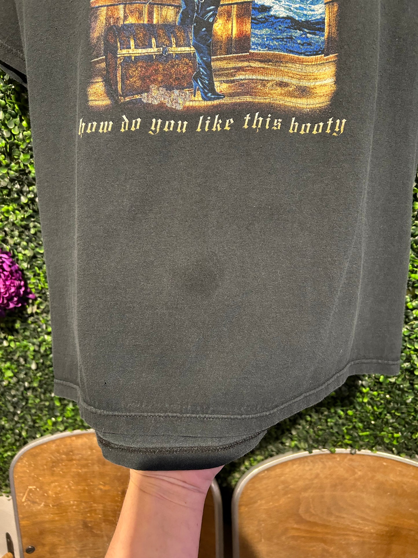 Vintage How Do You Like This Booty Pirate T-Shirt. Size M/L