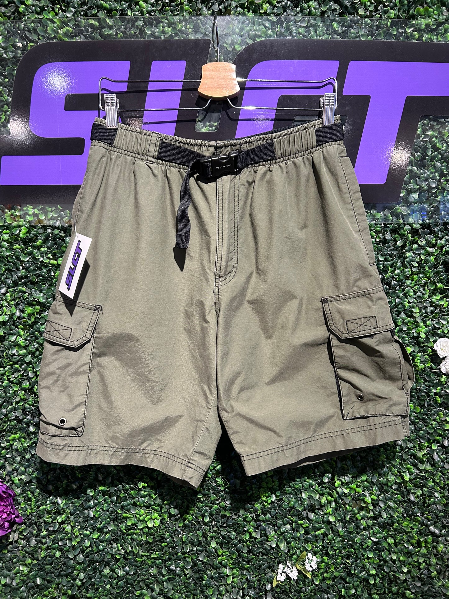 00s Old Navy Cargo Utility Shorts. Size Medium