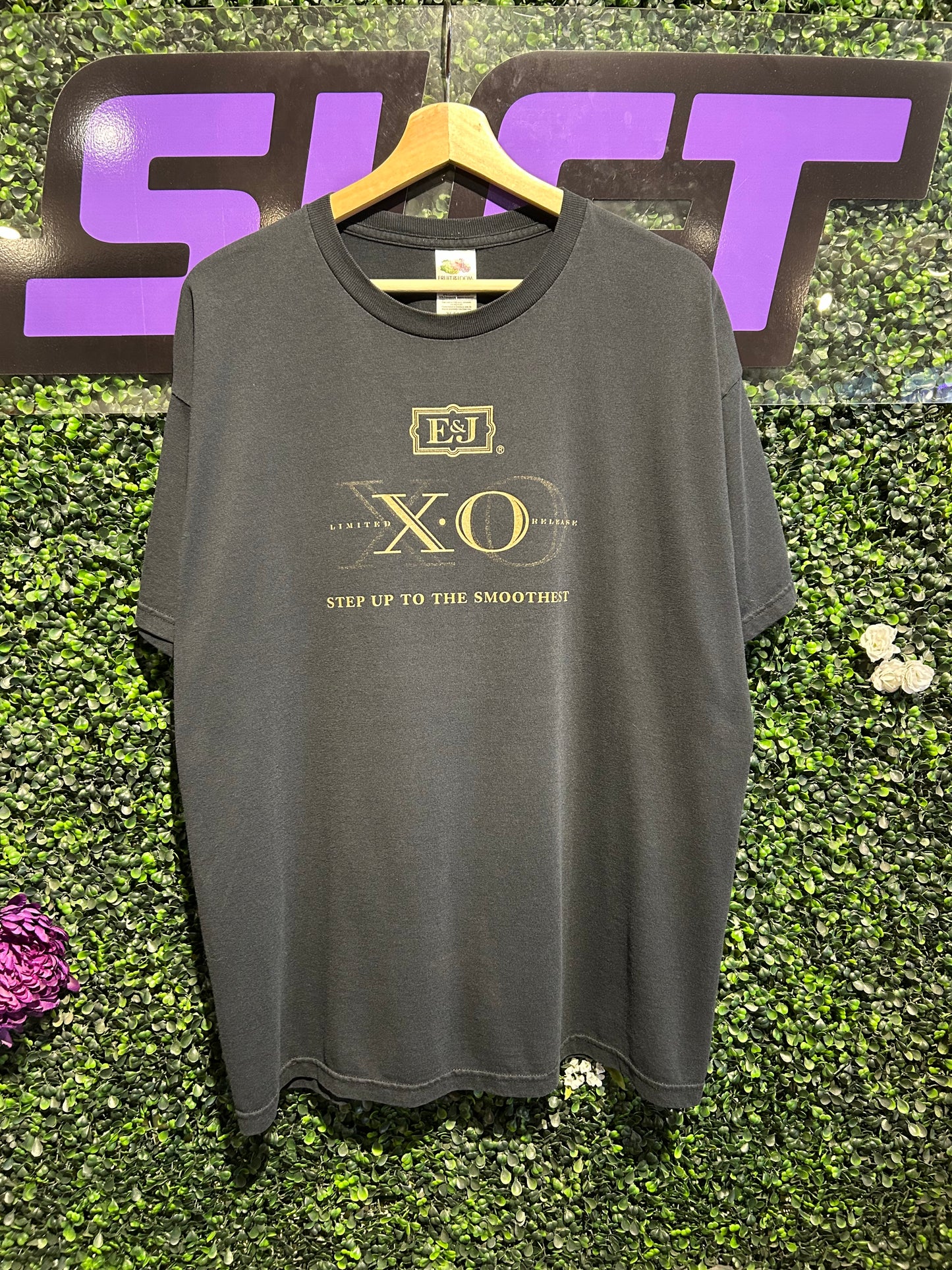 00s E&J Brandy T-Shirt. Size L/XL