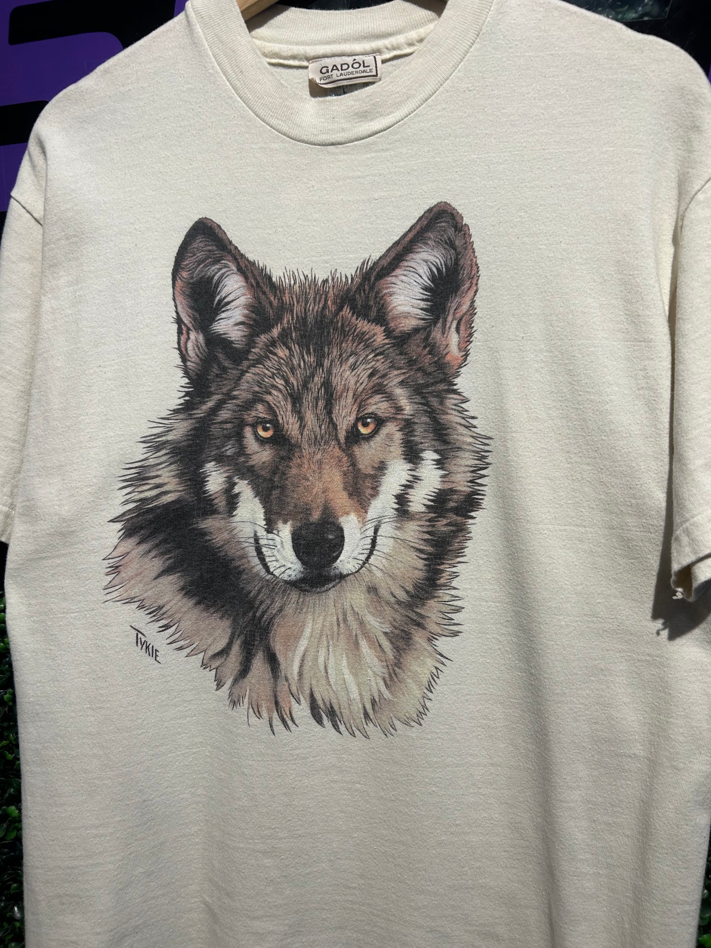90s Wolf T-Shirt. Size Large