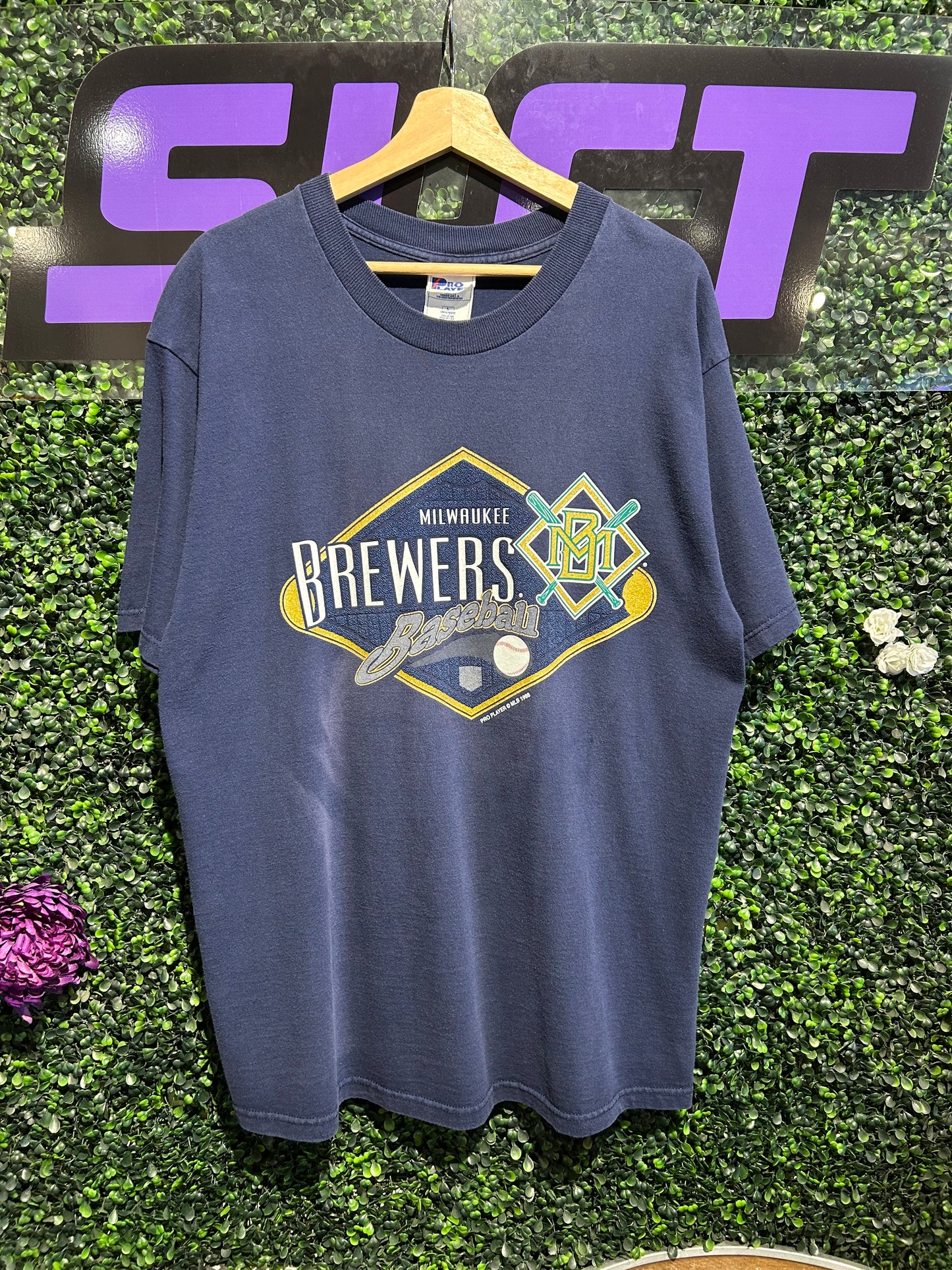 1998 Milwaukee Brewers Pro Player T-Shirt. Size L/XL