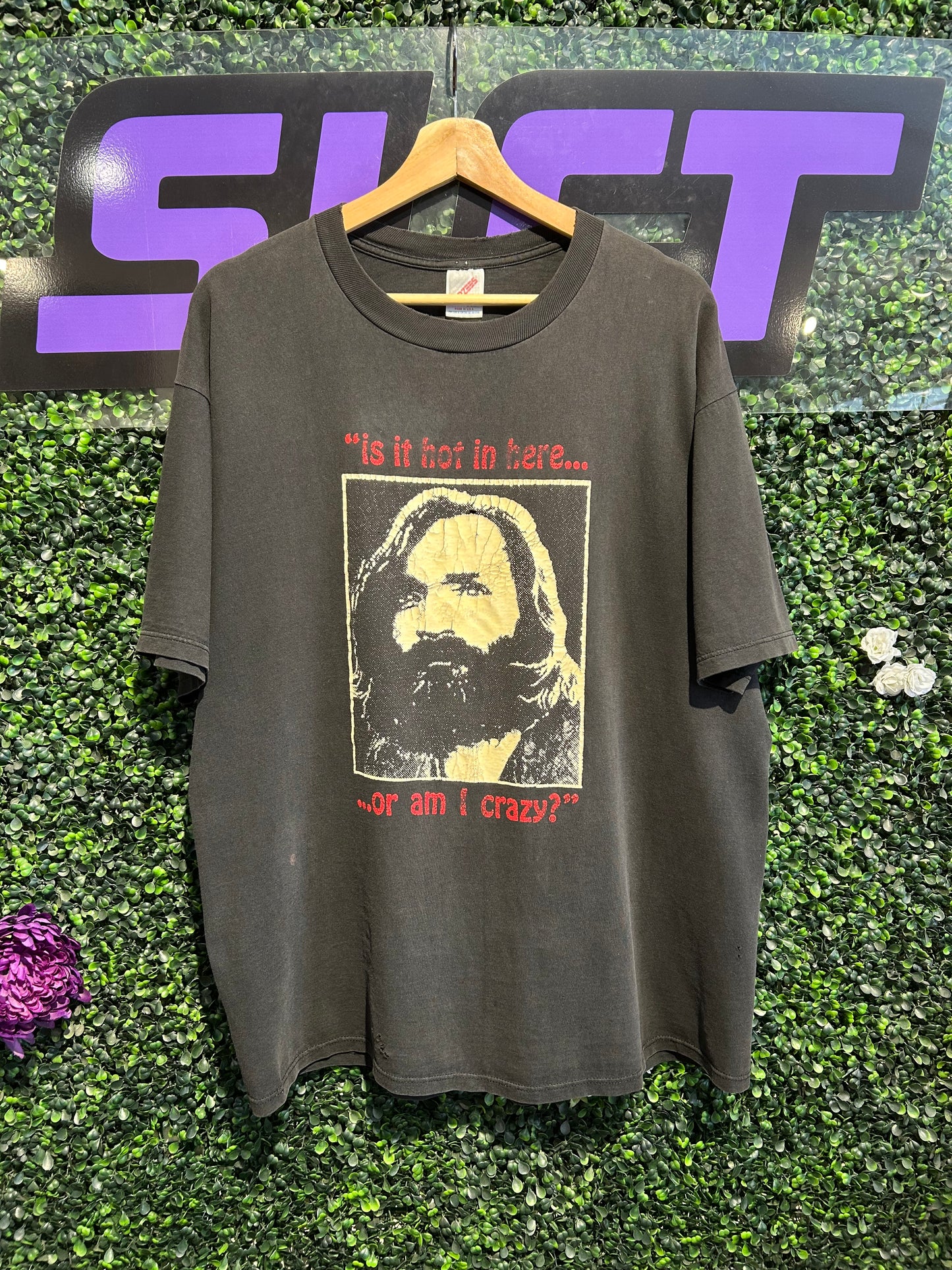 90s Charles Manson “Is It Hot In Here Or Am I Crazy?” T-Shirt. Size XL
