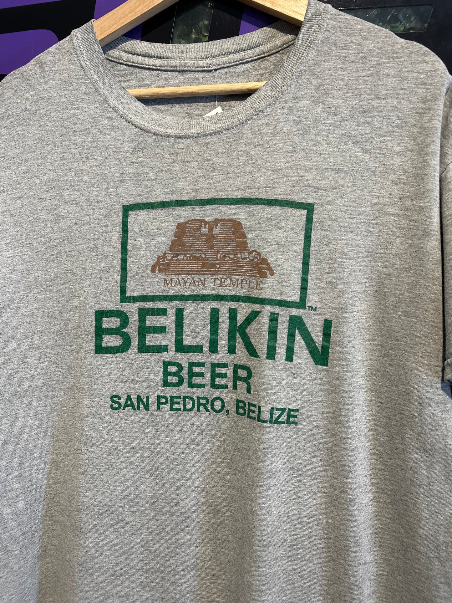 00s Belikin Beer Belize T-Shirt. Size Large