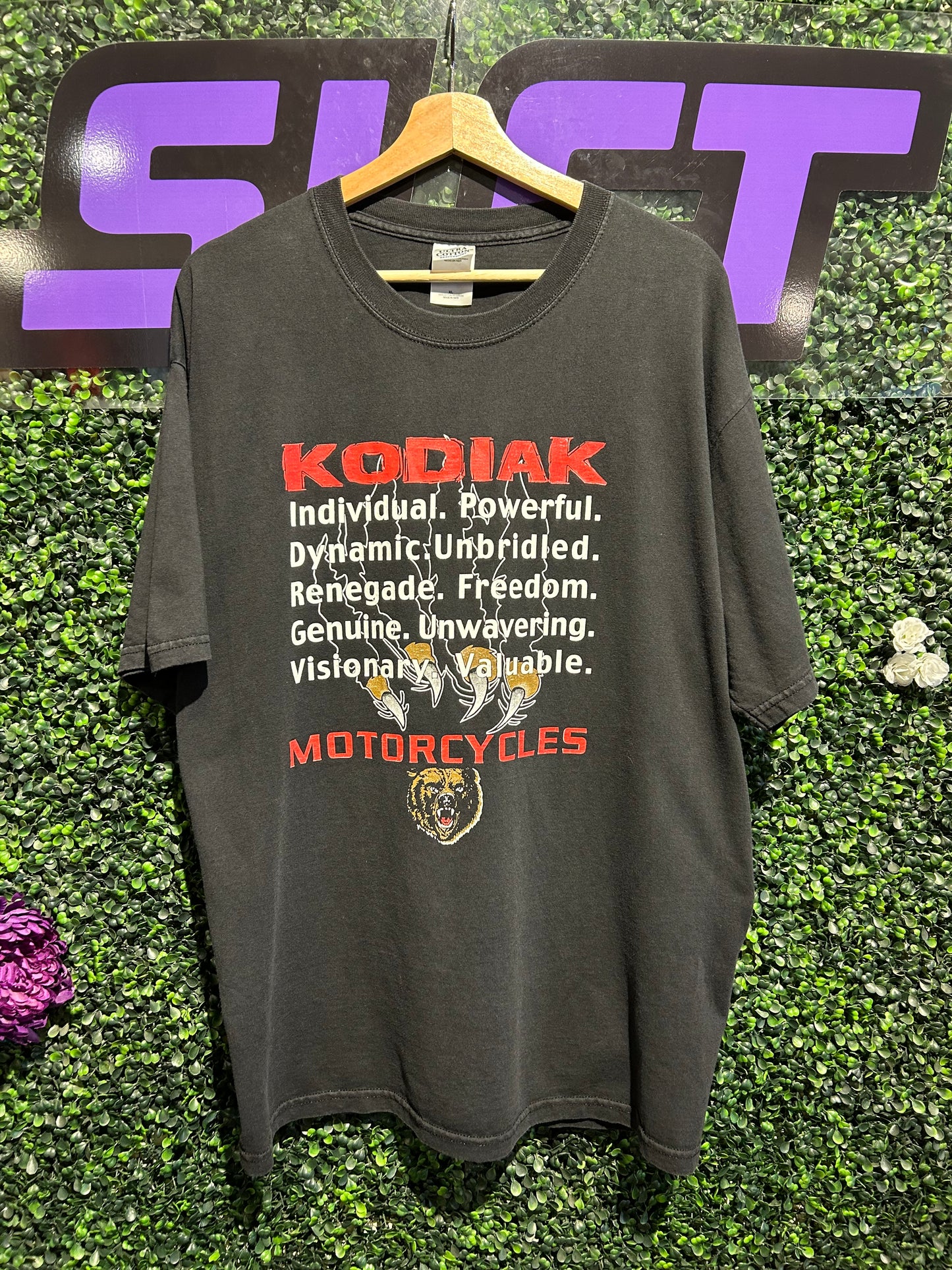 00s Kodiak Motorcycles T-Shirt. Size XL