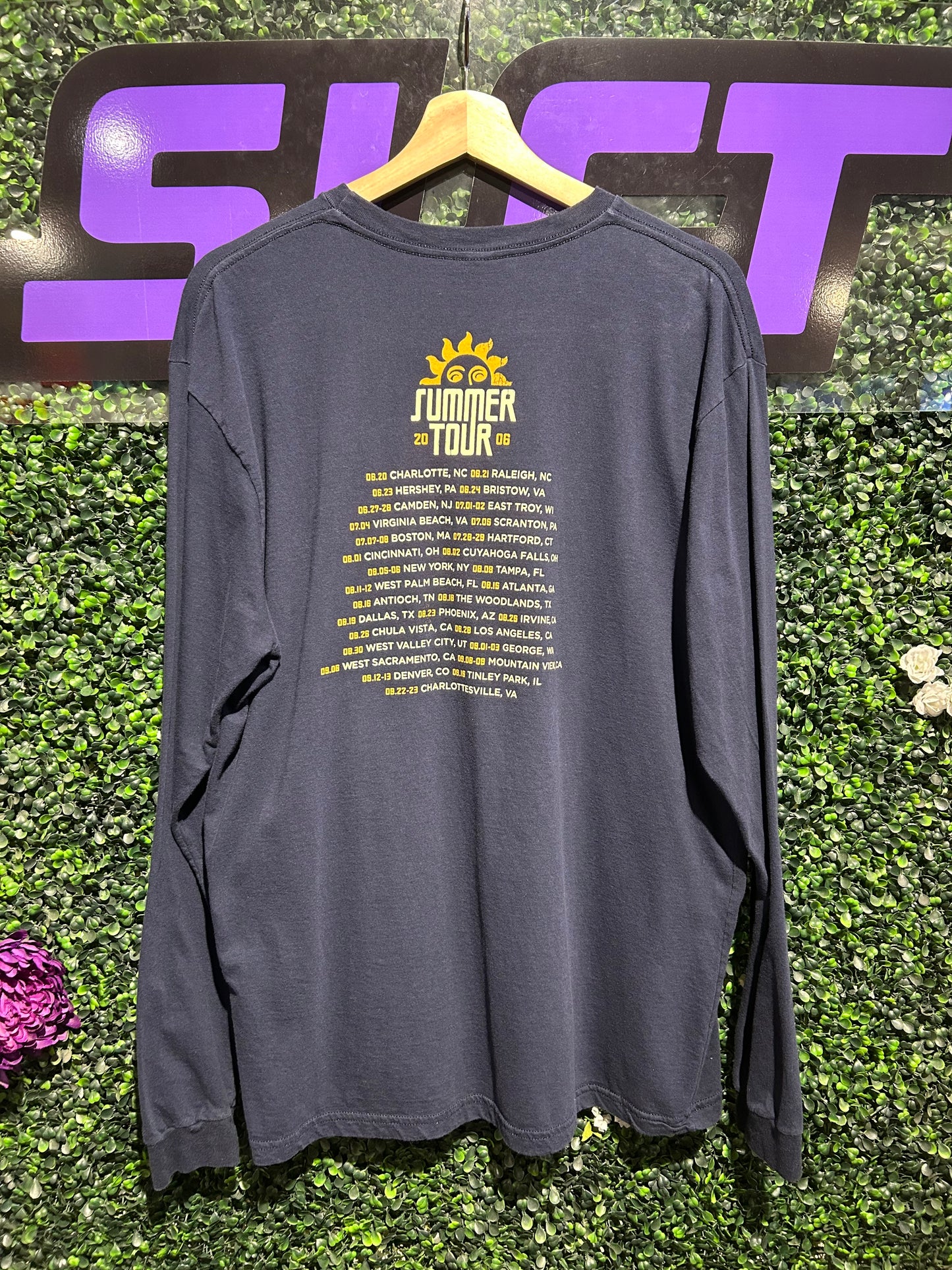 2006 Dave Matthews Band Summer Tour LS Shirt. Size L/XL