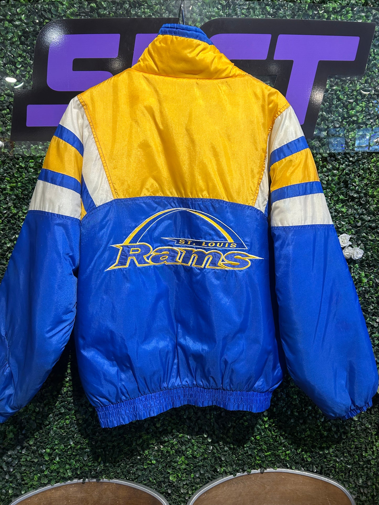 Vintage NFL Game Day St. Louis Rams Puffer Jacket. Size L/XL