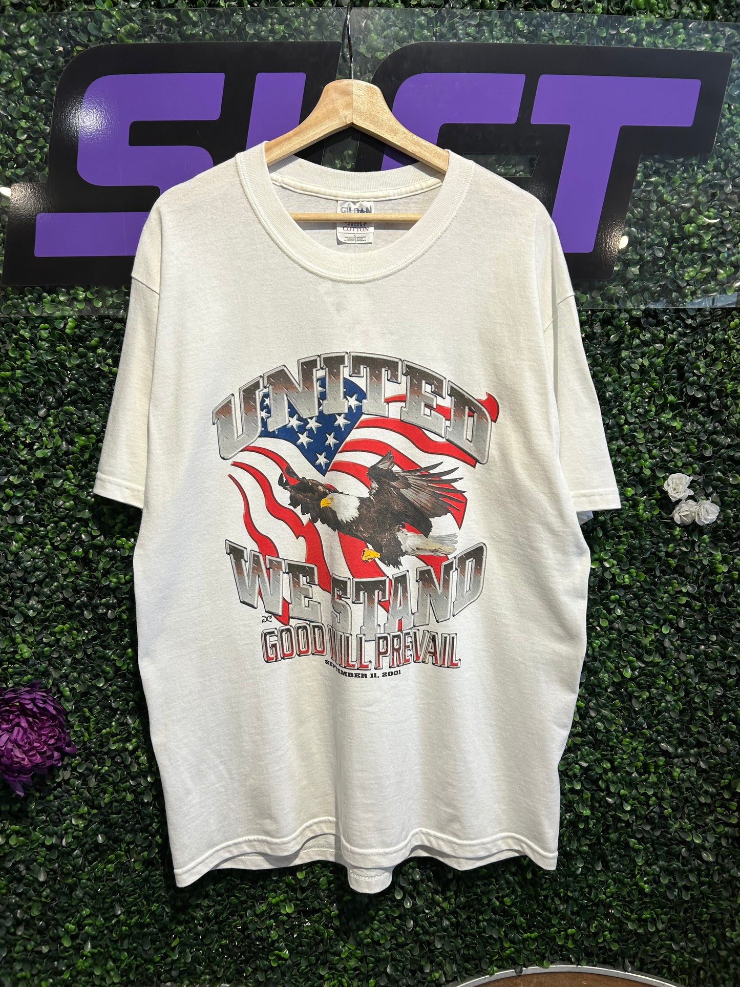 2001 United We Stand 9/11 Memorial T-Shirt. Size L/XL