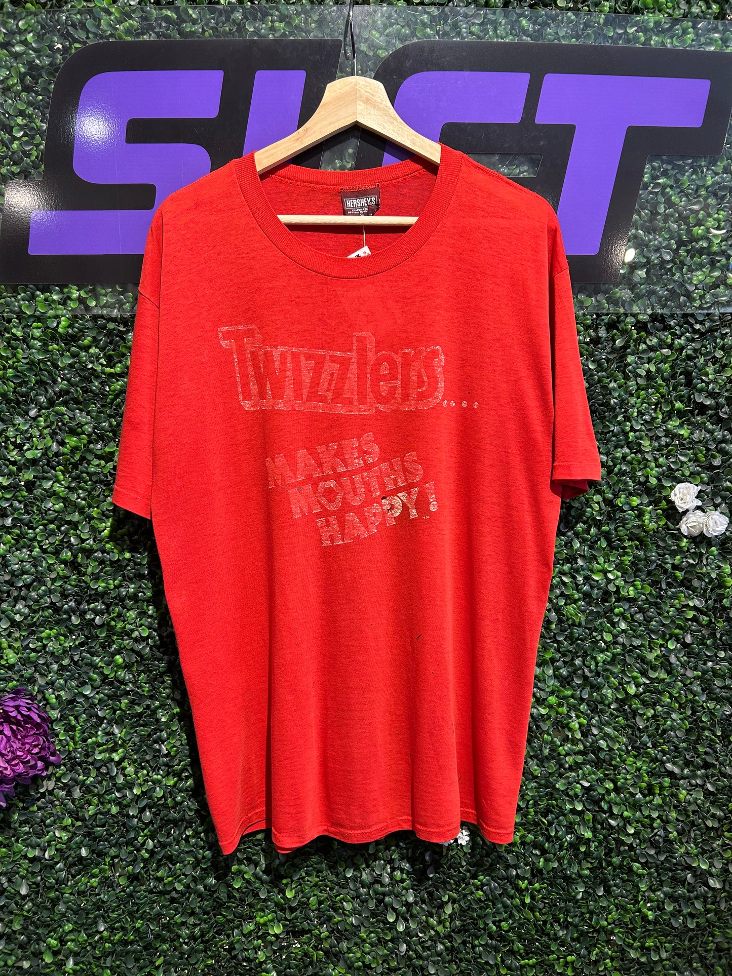80s Twizzlers… Makes Mouths Happy T-Shirt. Size L/XL